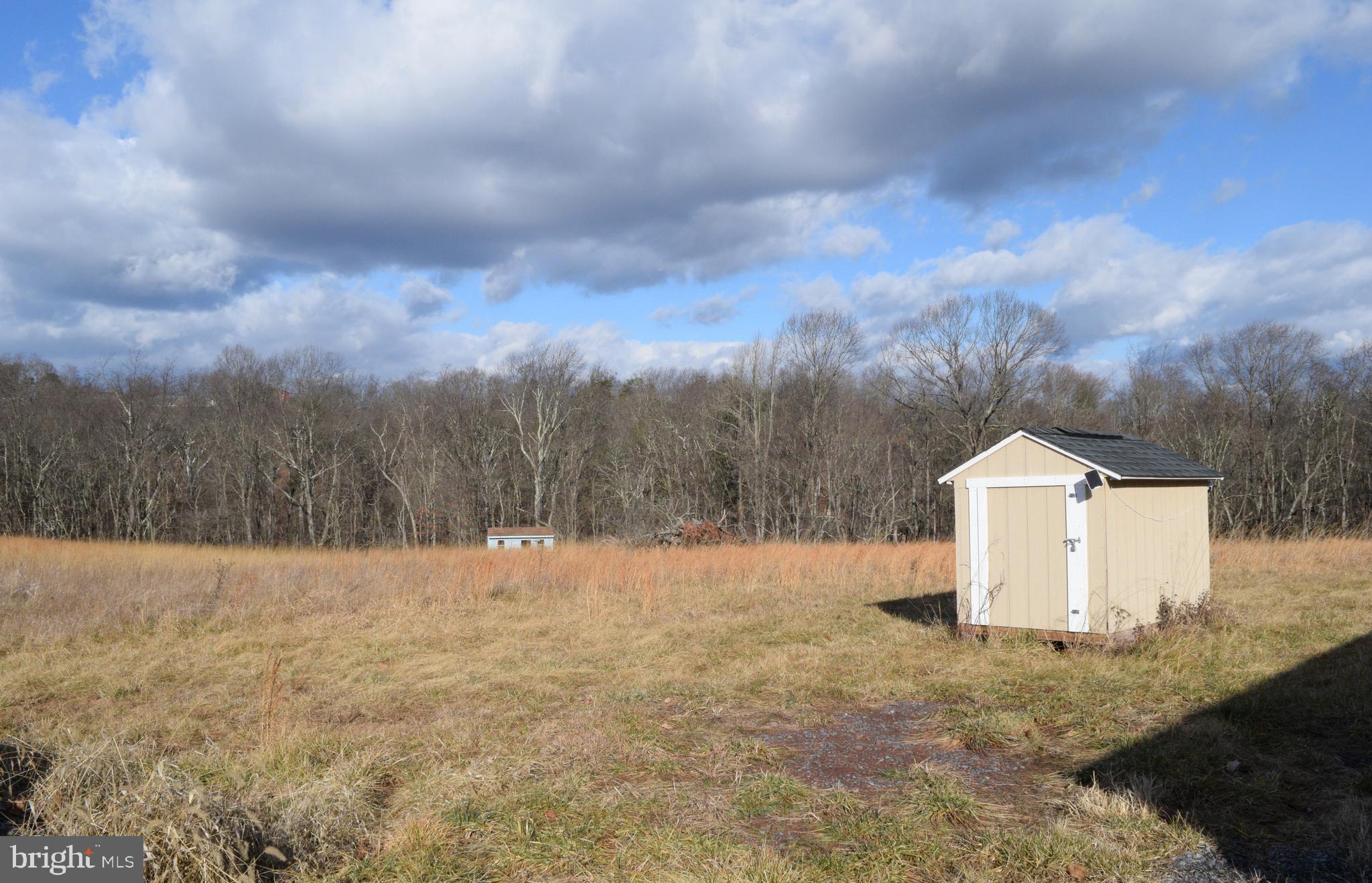 MOUNT LEVELS FARMS - Residential