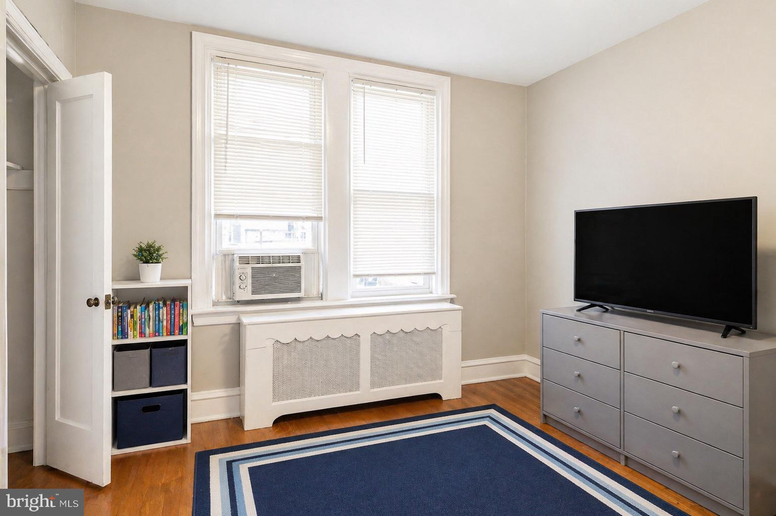 WEST OAK LANE - Residential