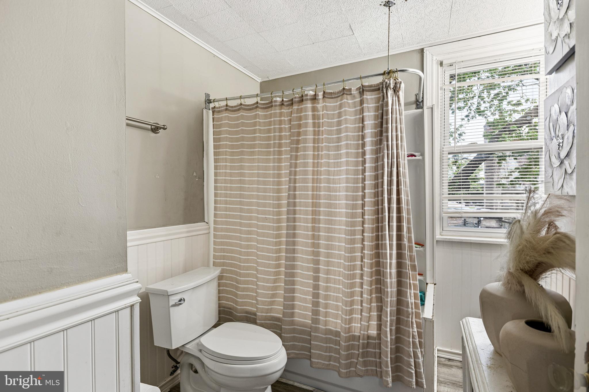 WEST OAK LANE - Residential