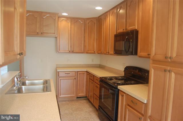 WINDING HILLS - Residential Lease