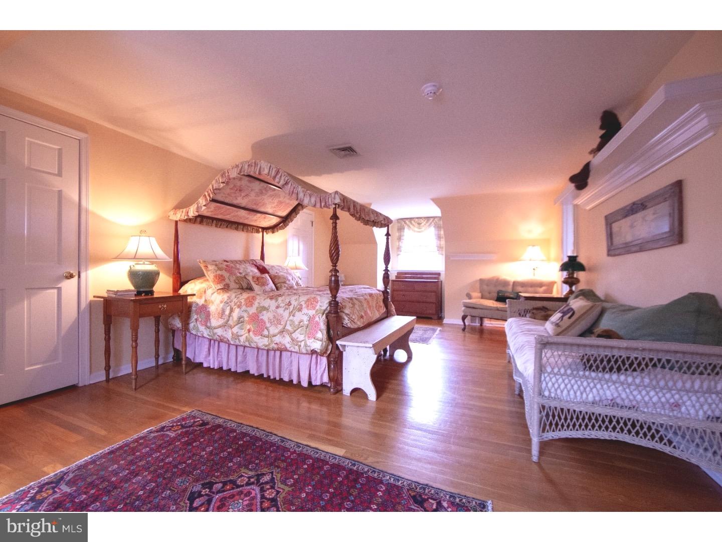 RADNOR HUNT - Residential