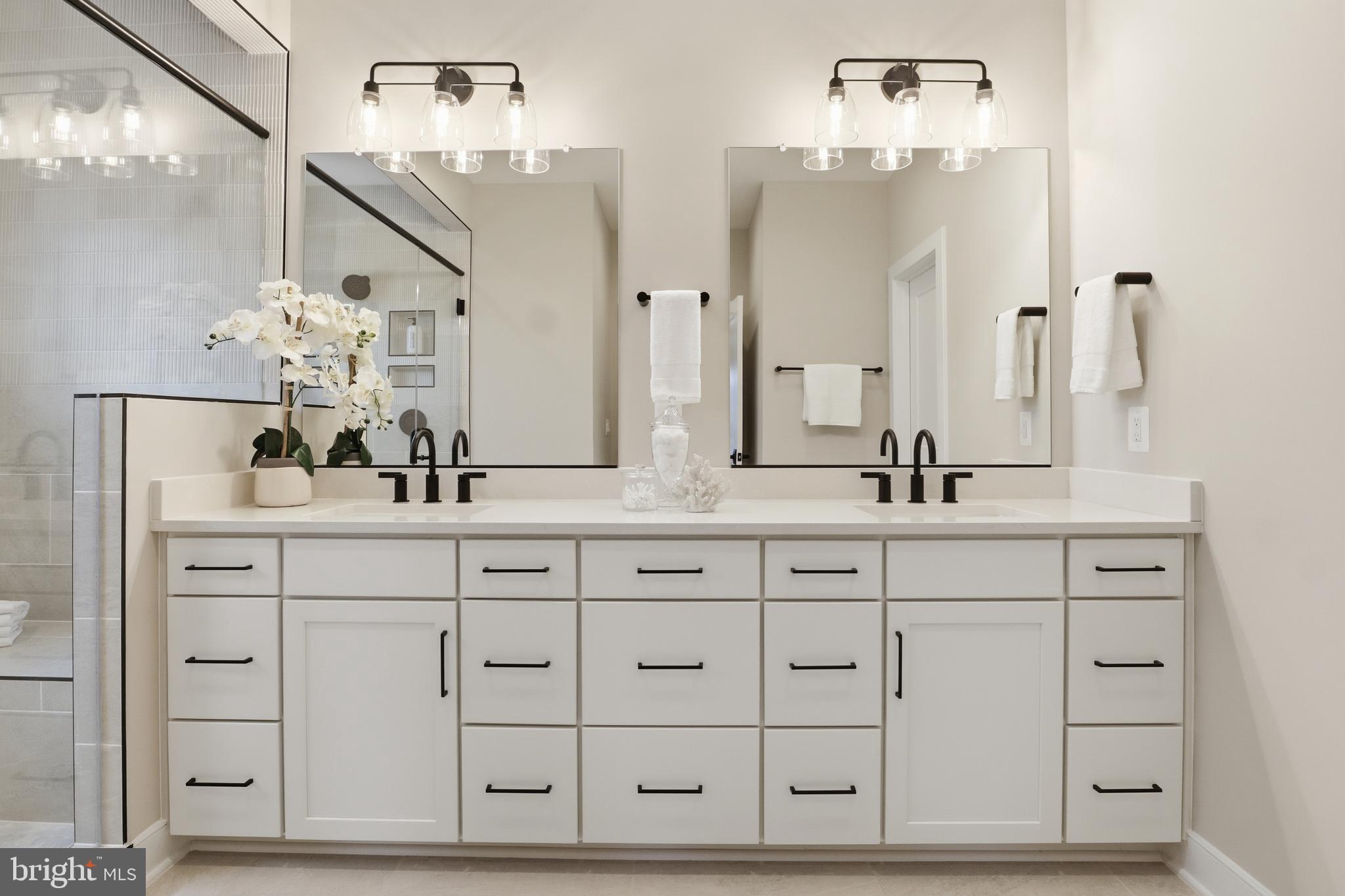 VIENNA HILLS - Residential