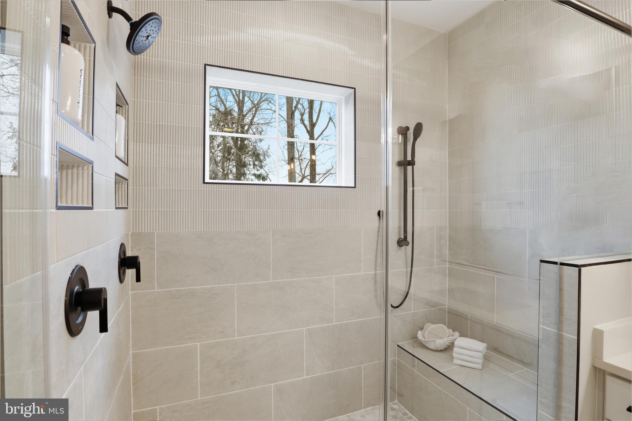 VIENNA HILLS - Residential