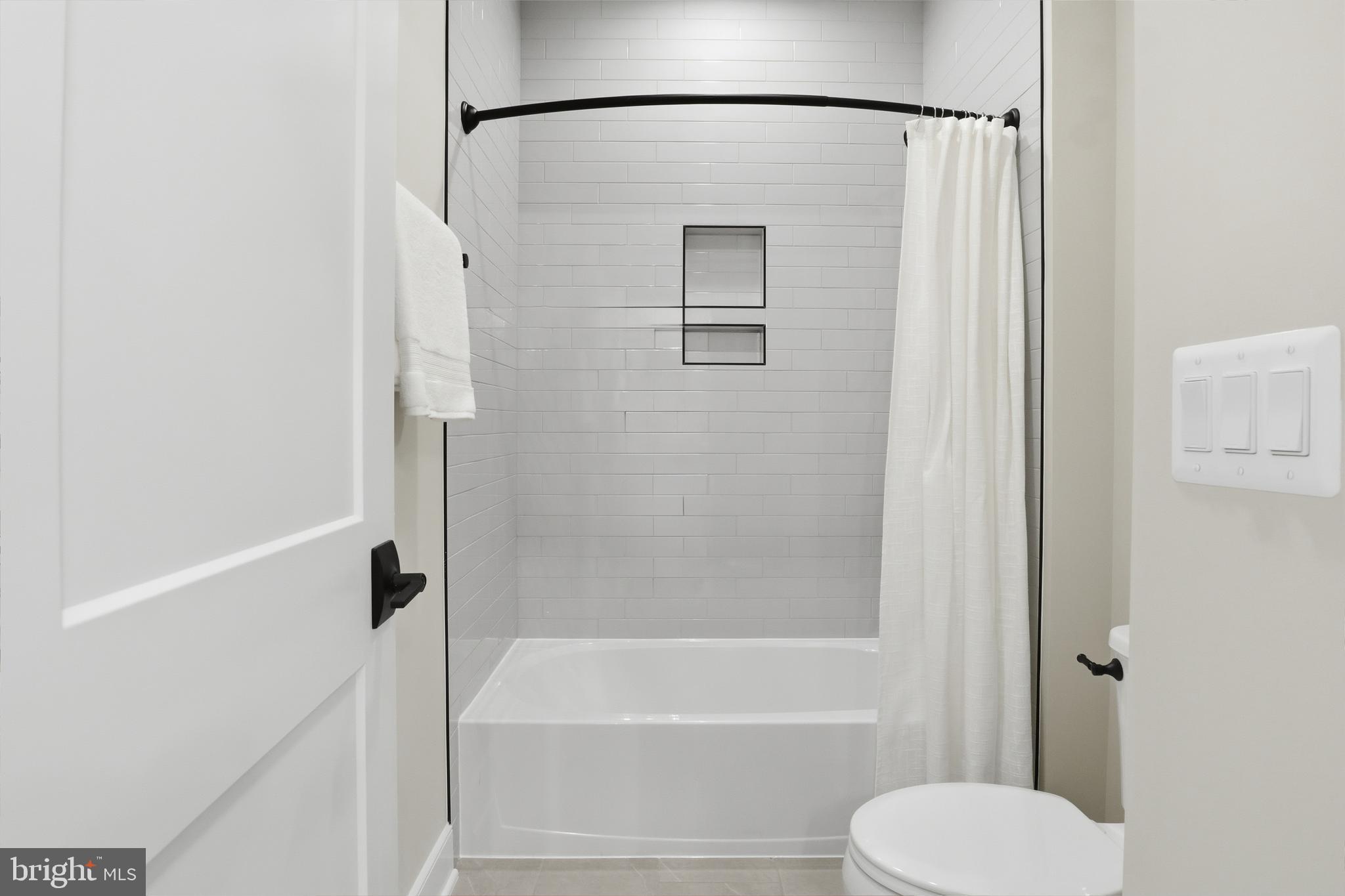 VIENNA HILLS - Residential