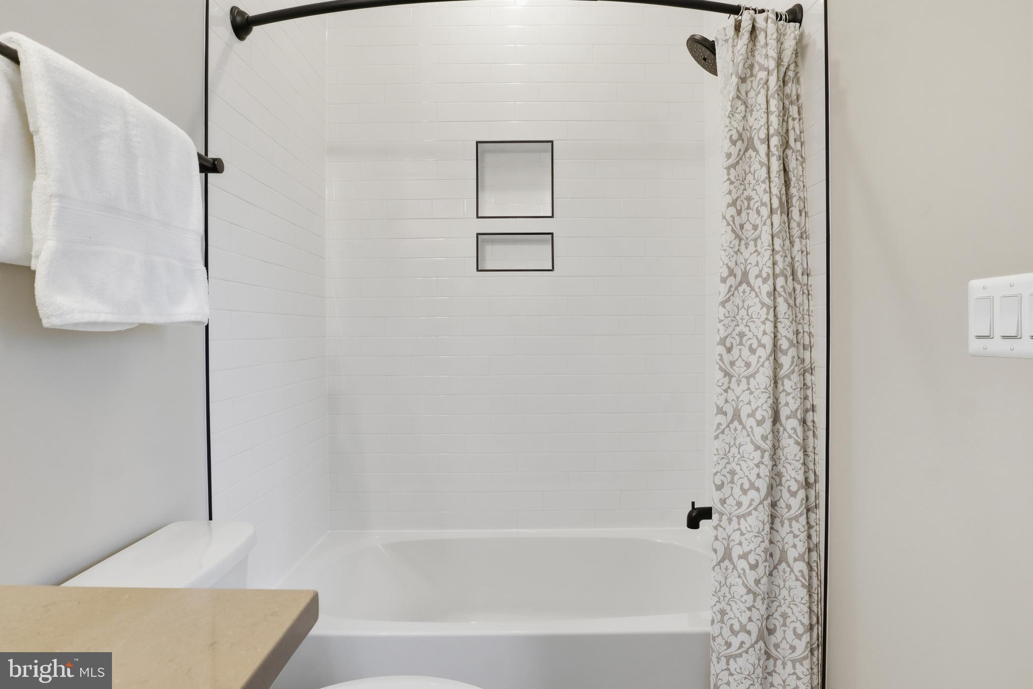 VIENNA HILLS - Residential