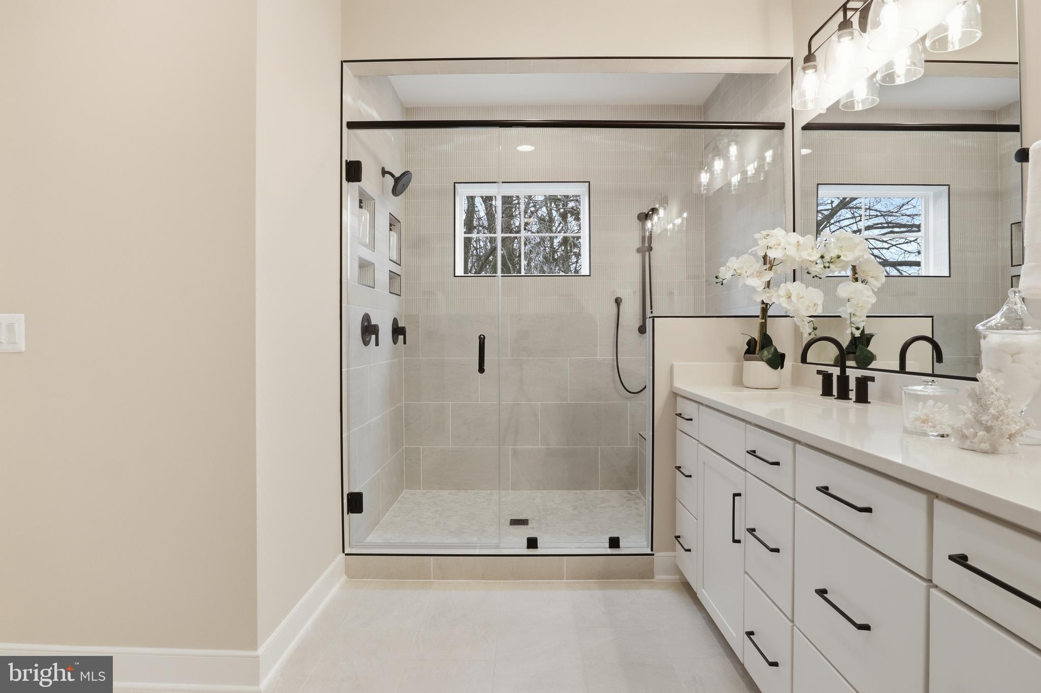 VIENNA HILLS - Residential