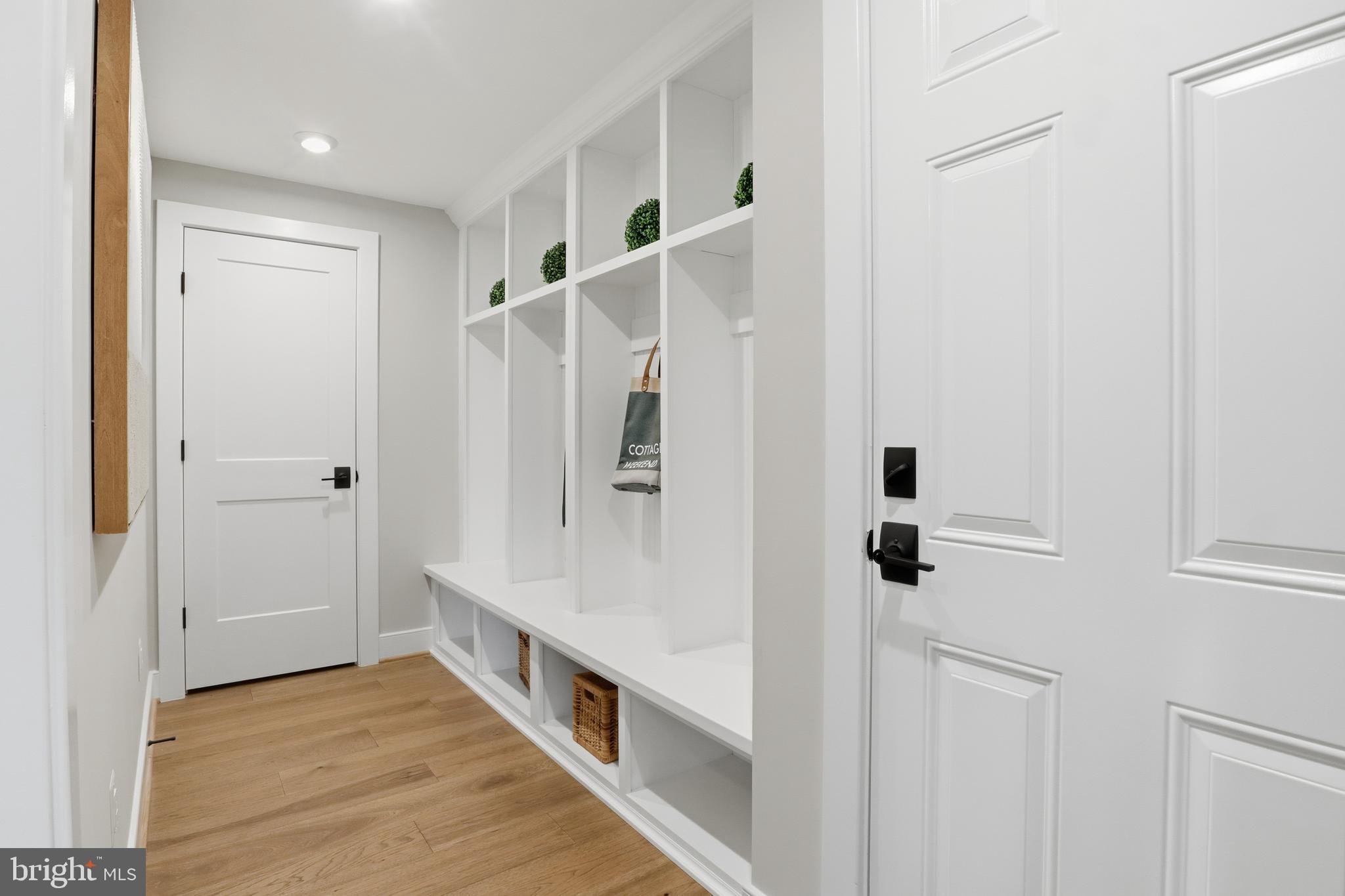 VIENNA HILLS - Residential