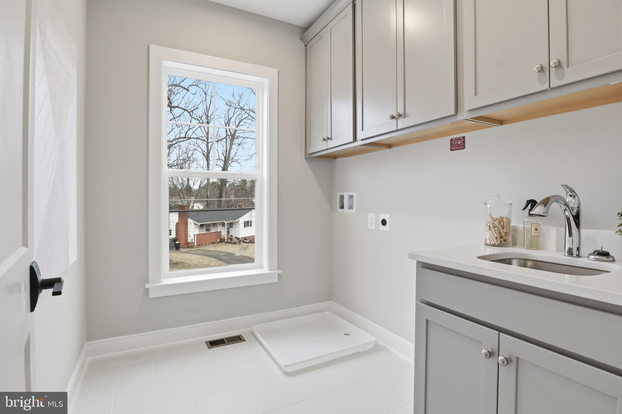 VIENNA HILLS - Residential