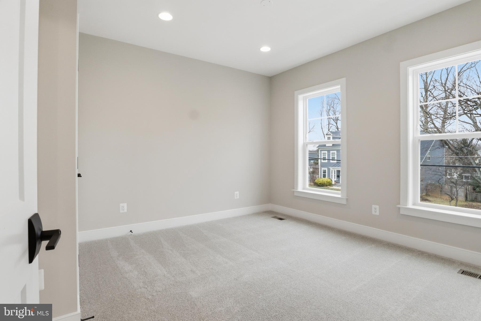 VIENNA HILLS - Residential