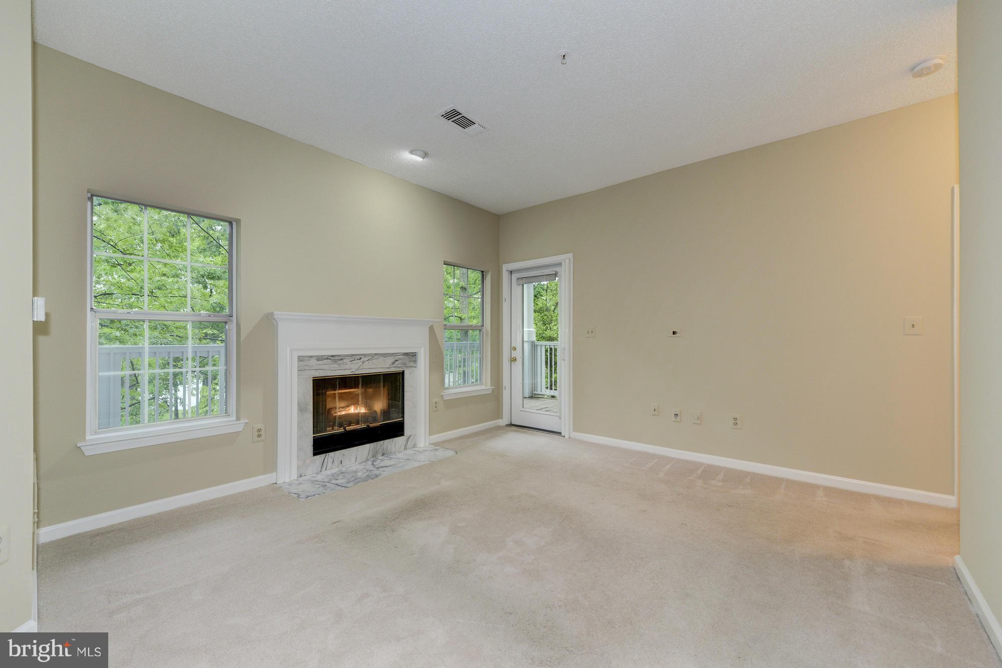 EDGEWATER AT TOWN CENTER - Residential