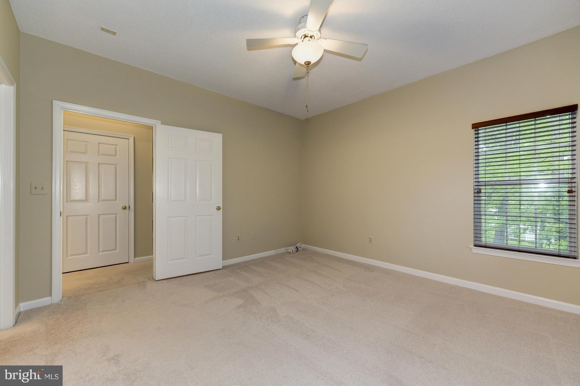 EDGEWATER AT TOWN CENTER - Residential