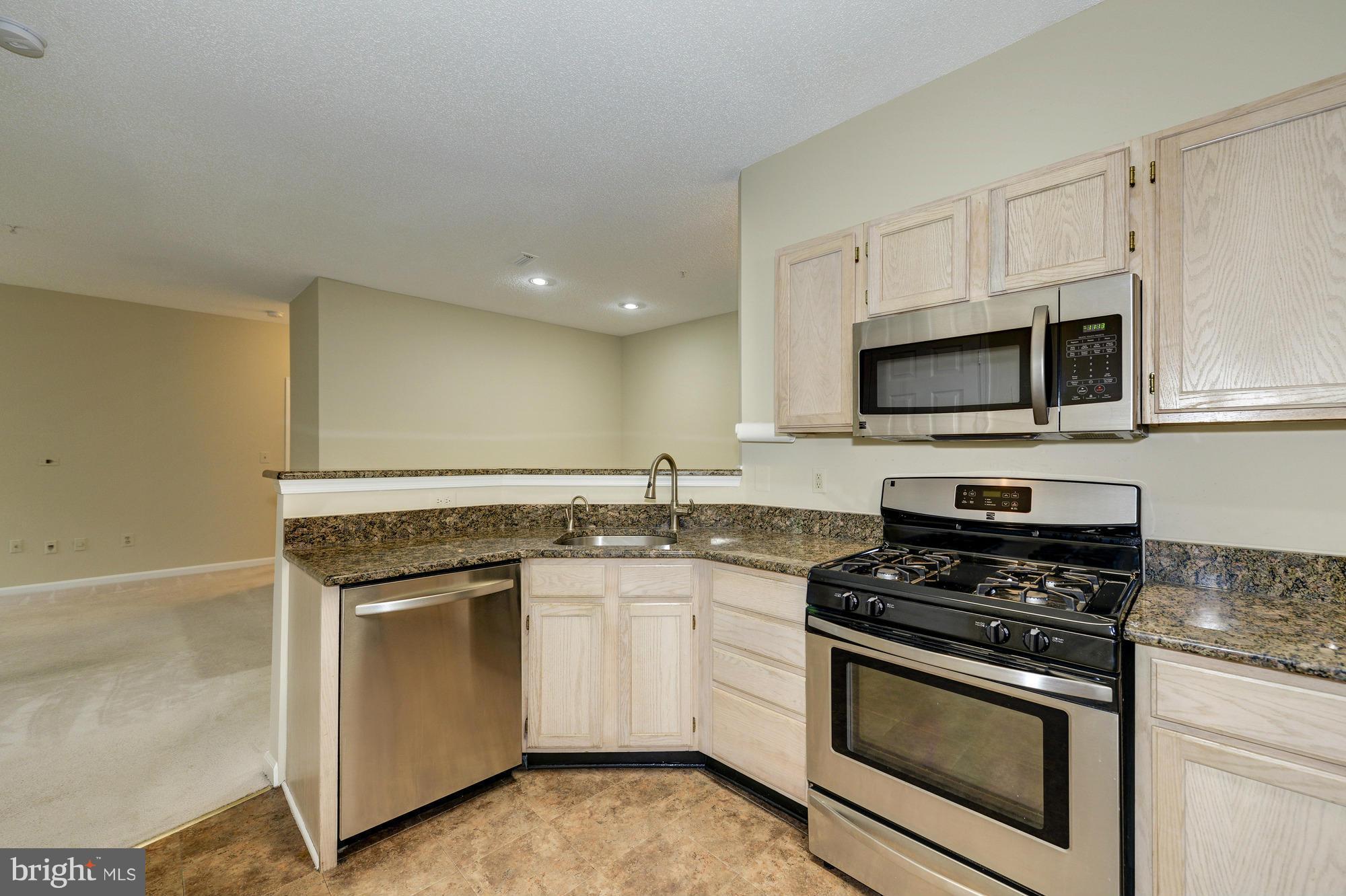 EDGEWATER AT TOWN CENTER - Residential