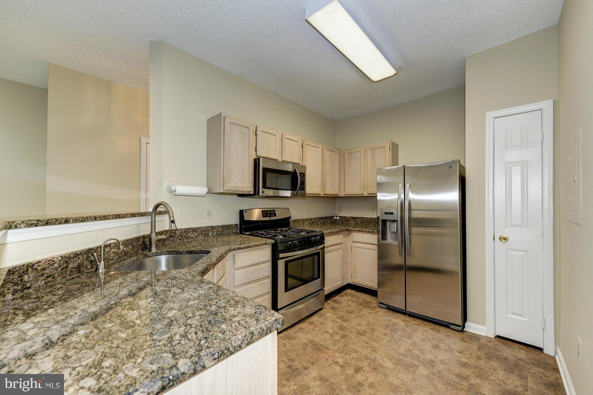 EDGEWATER AT TOWN CENTER - Residential