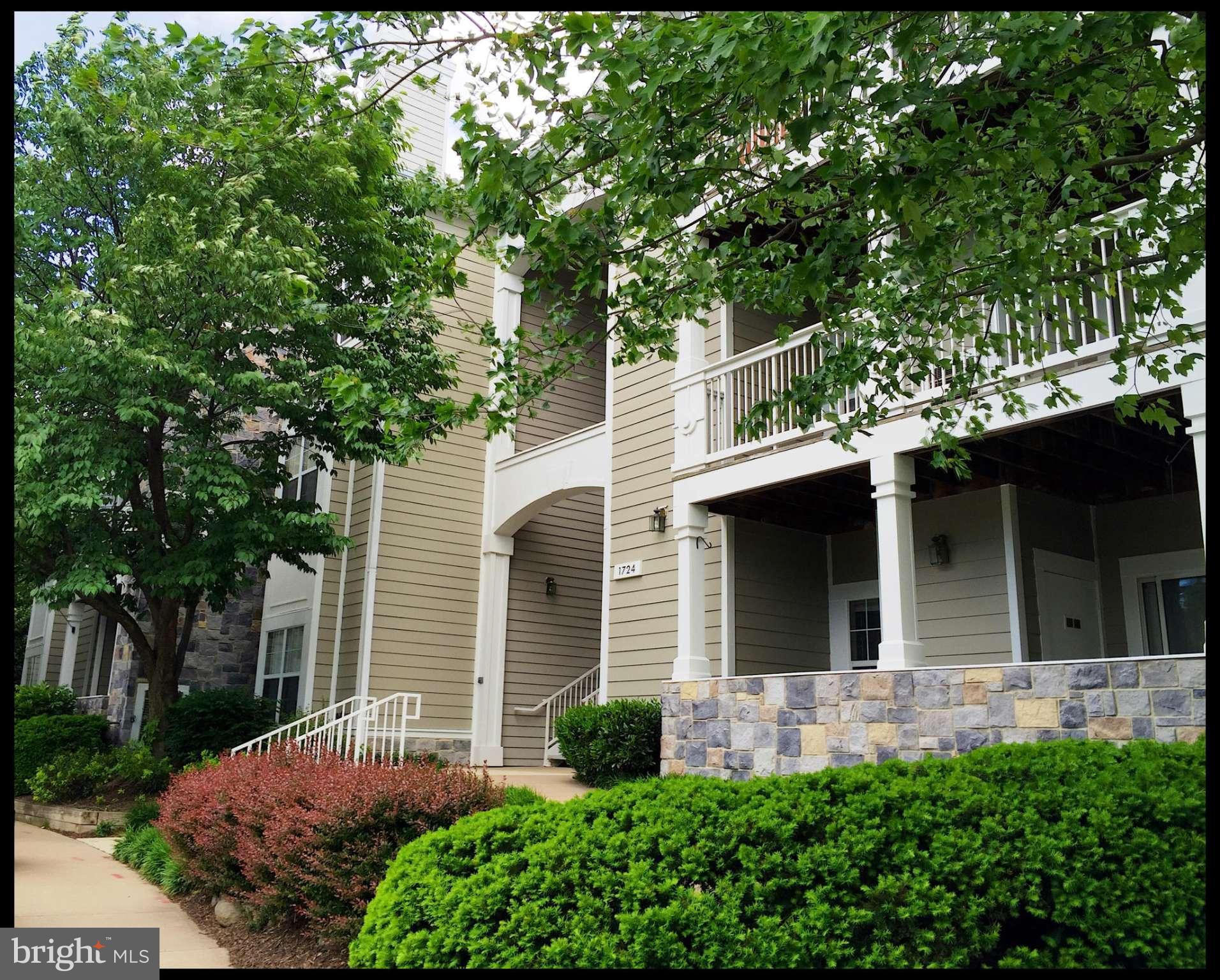 EDGEWATER AT TOWN CENTER - Residential