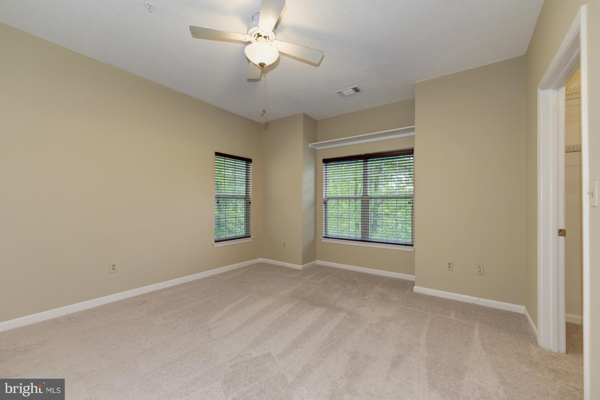 EDGEWATER AT TOWN CENTER - Residential