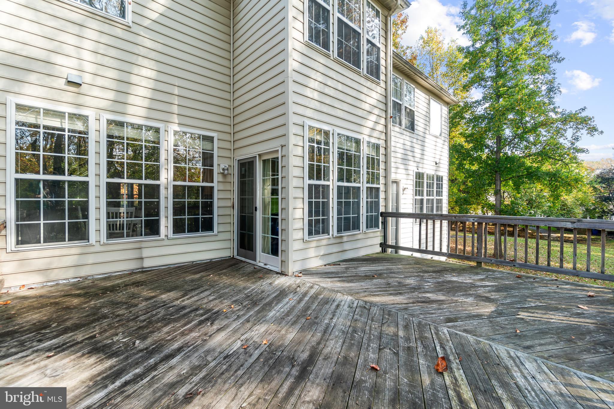 MANOR OAKS - Residential