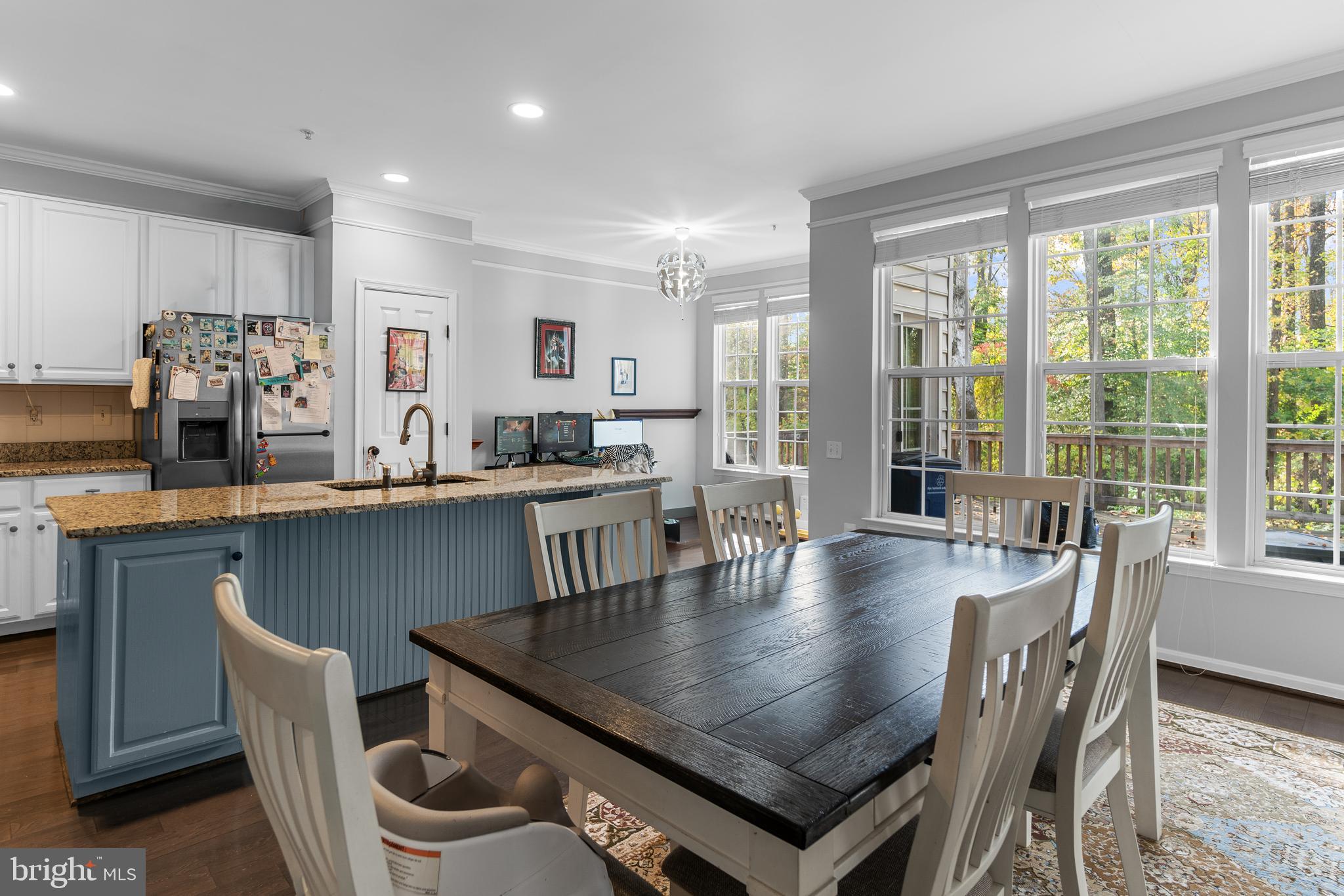 MANOR OAKS - Residential