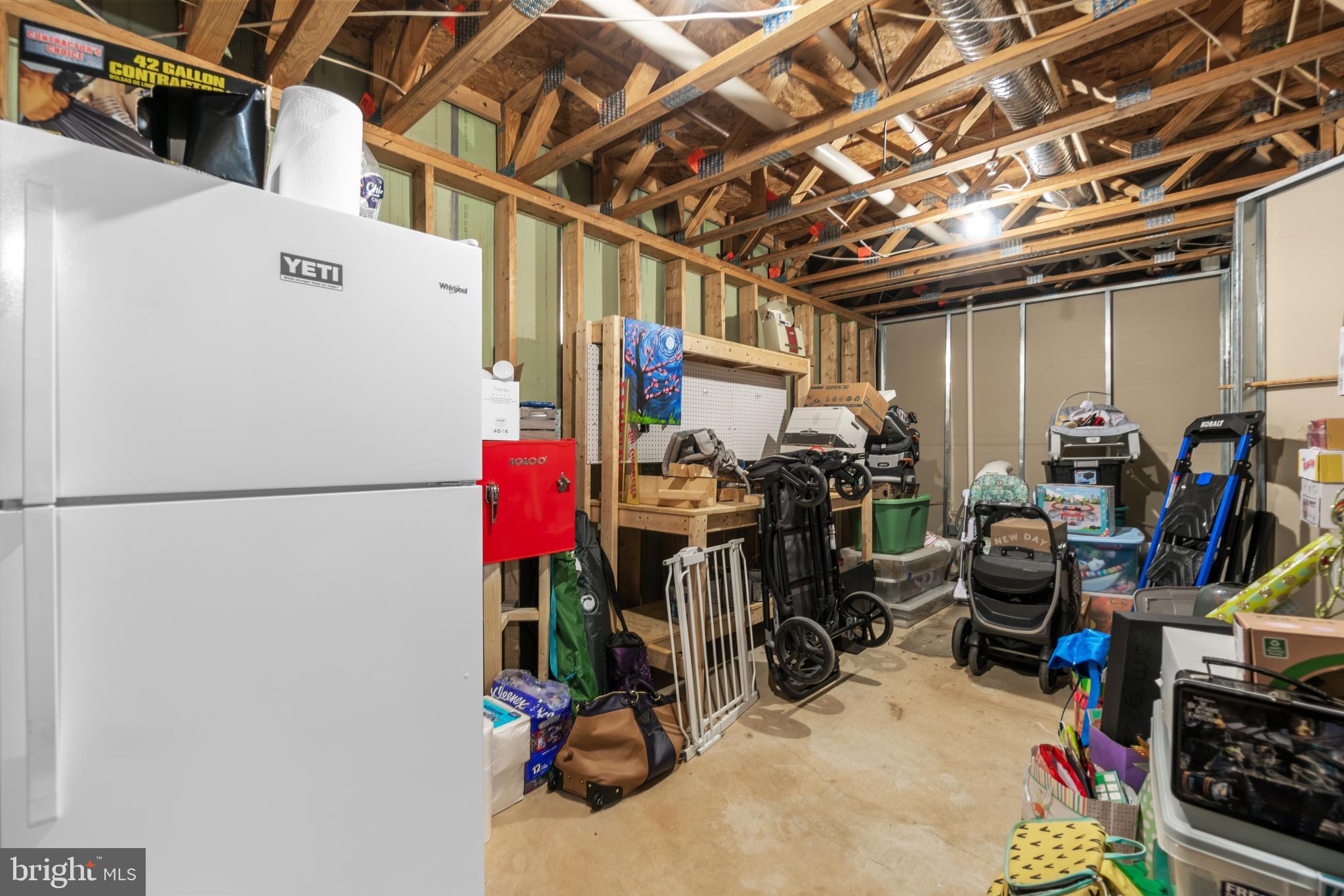 MANOR OAKS - Residential