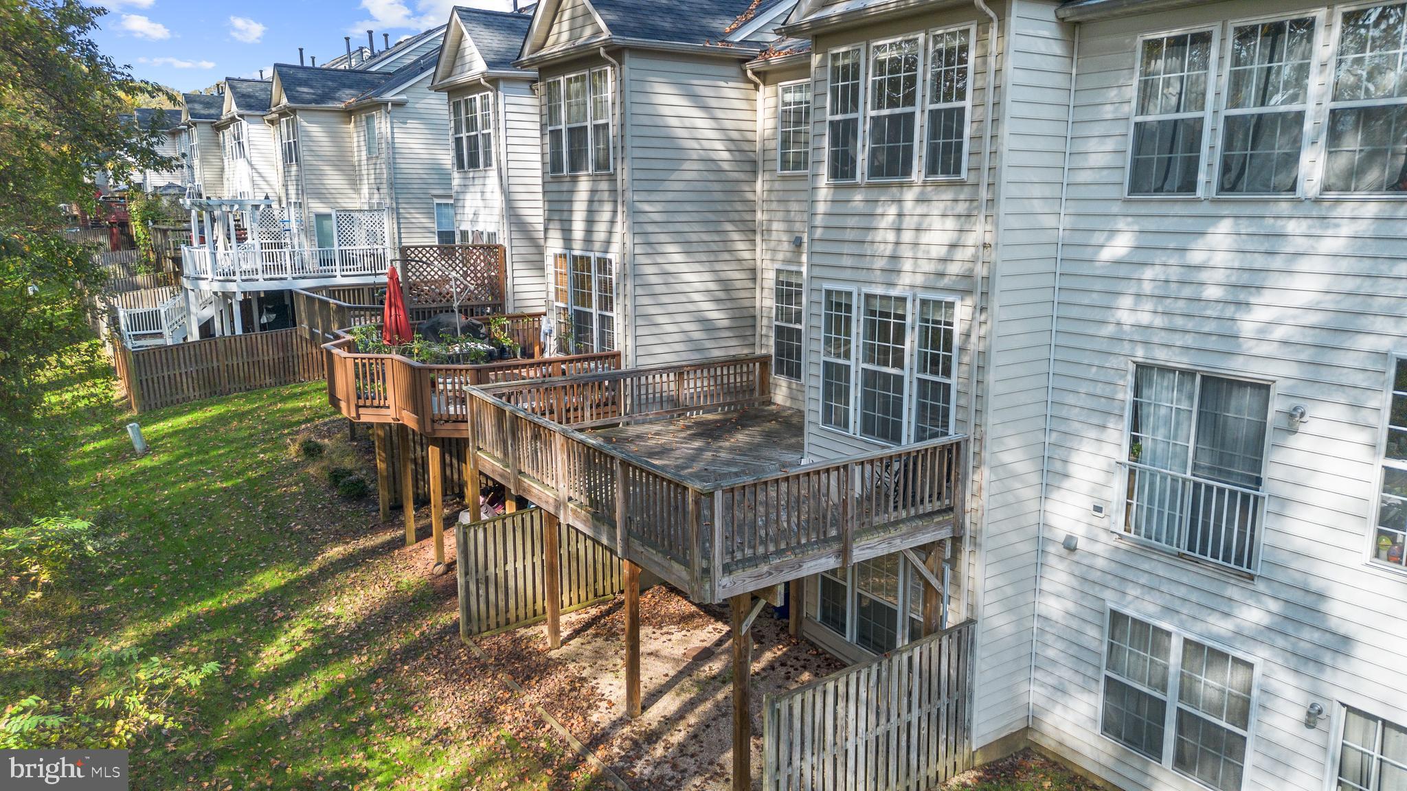 MANOR OAKS - Residential