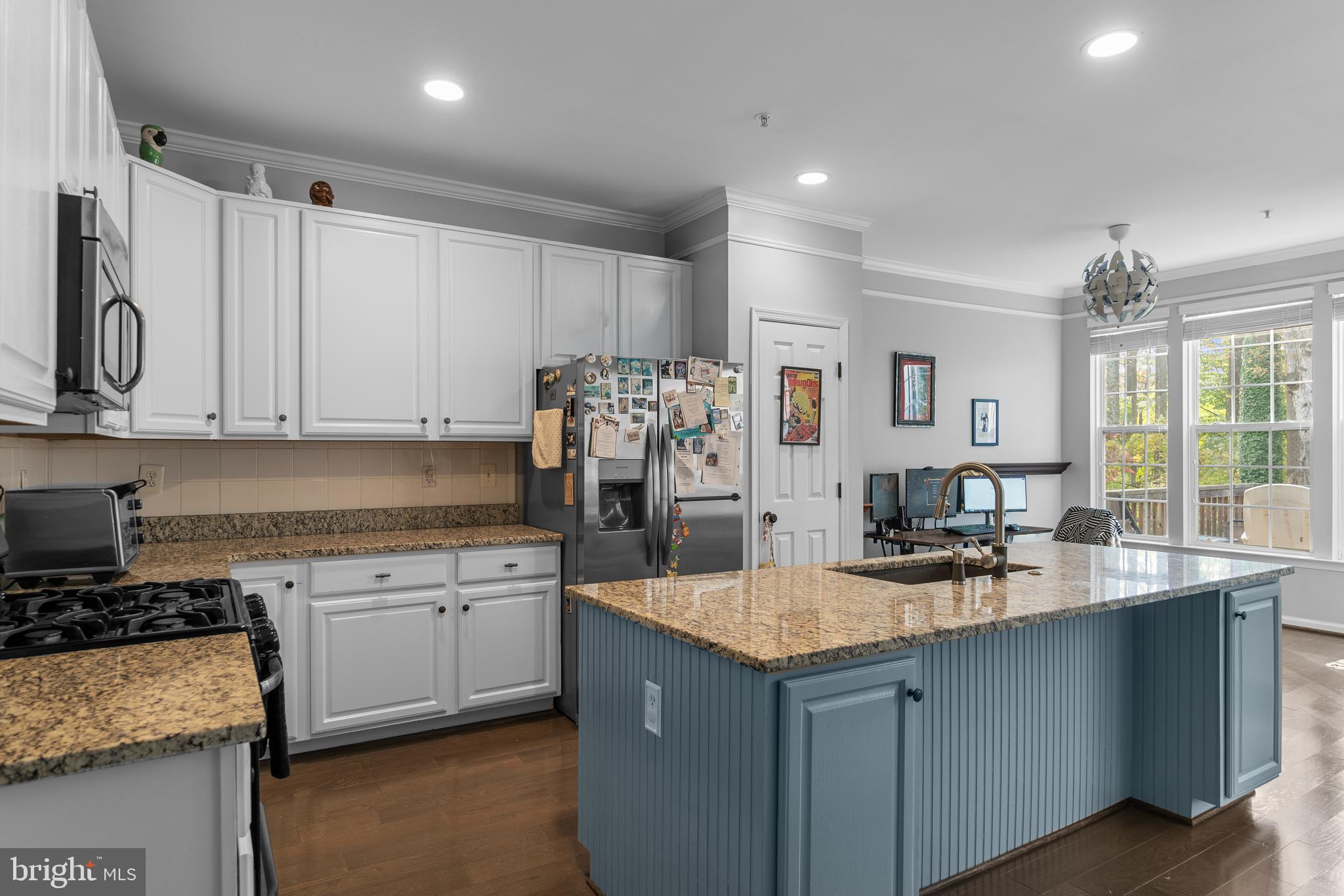 MANOR OAKS - Residential