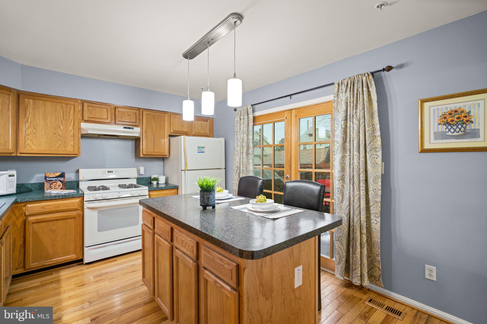 BOSTON COURTS - Residential