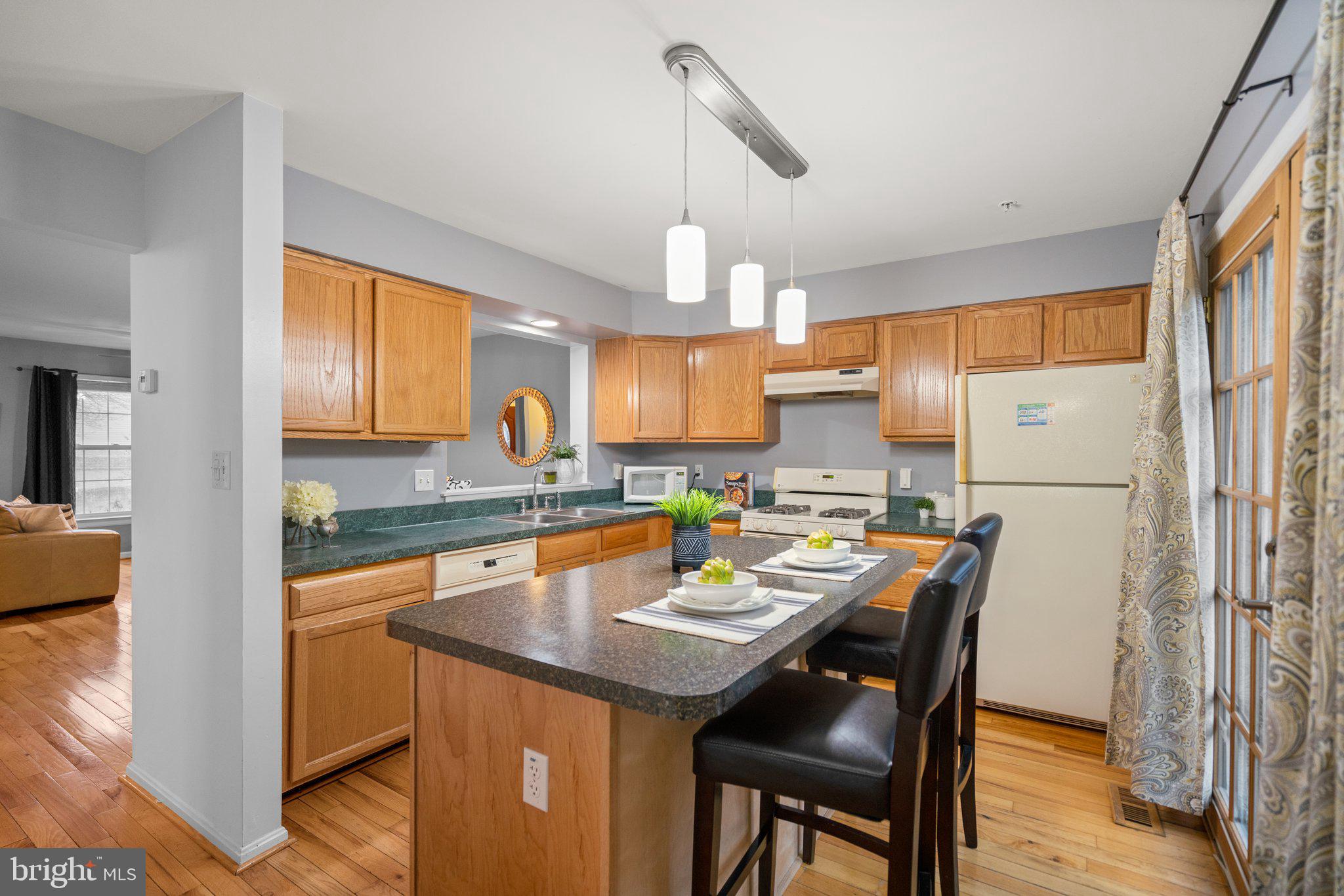 BOSTON COURTS - Residential