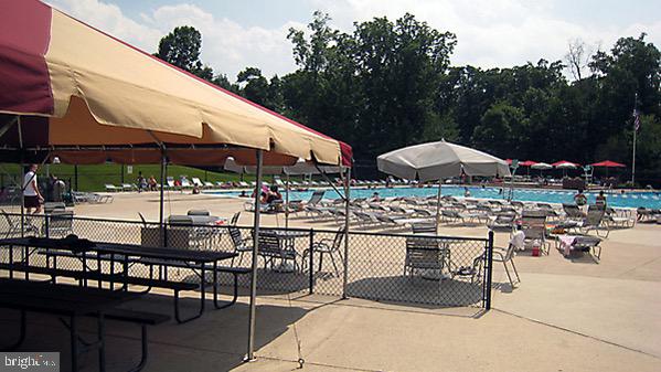 LIFESTYLE AT SULLY STATION - Residential