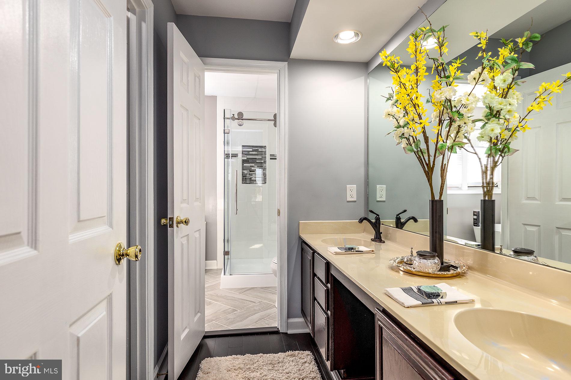 LIFESTYLE AT SULLY STATION - Residential