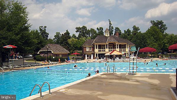 LIFESTYLE AT SULLY STATION - Residential