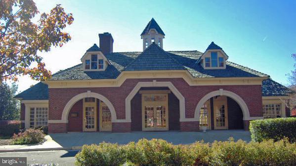 LIFESTYLE AT SULLY STATION - Residential