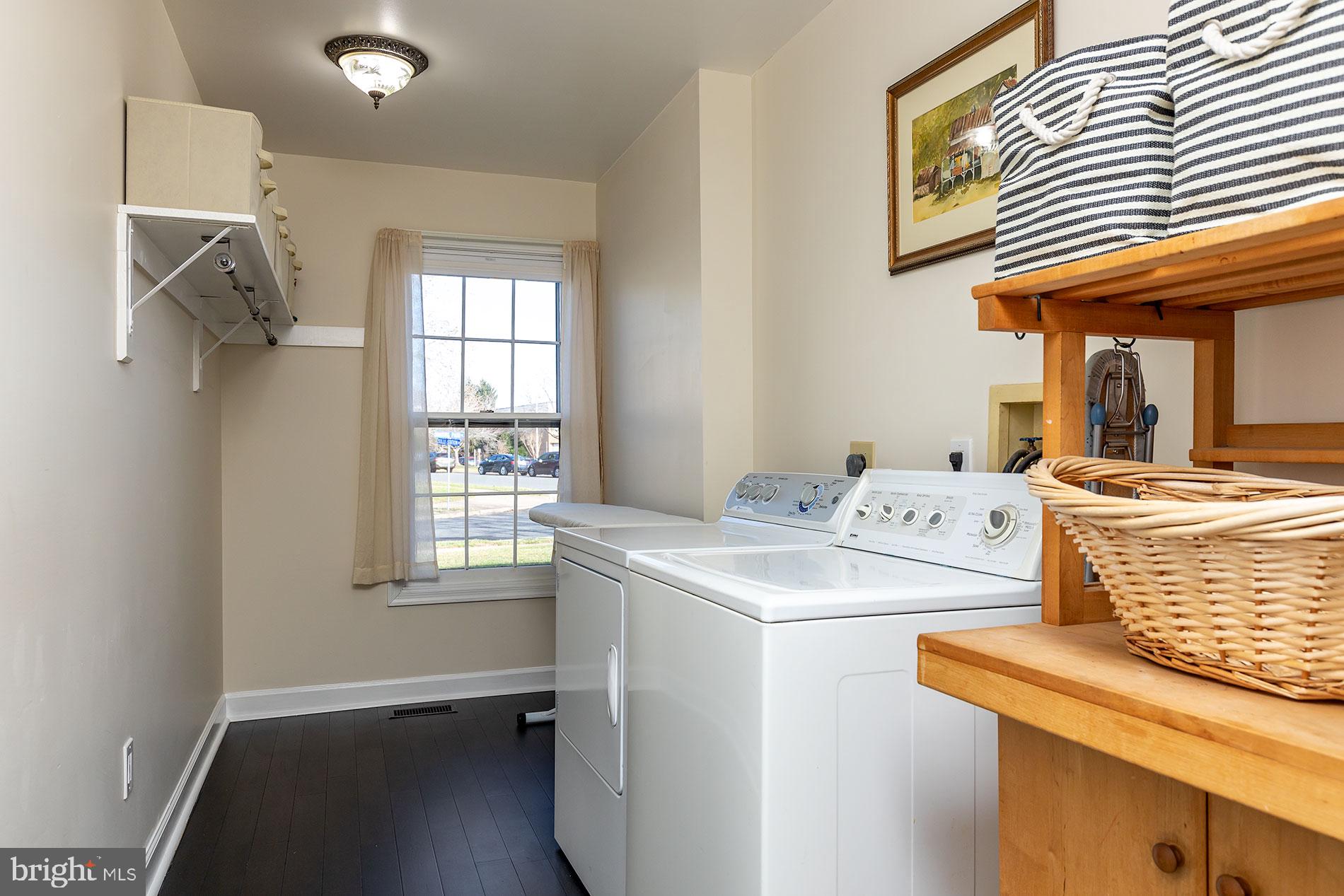 LIFESTYLE AT SULLY STATION - Residential