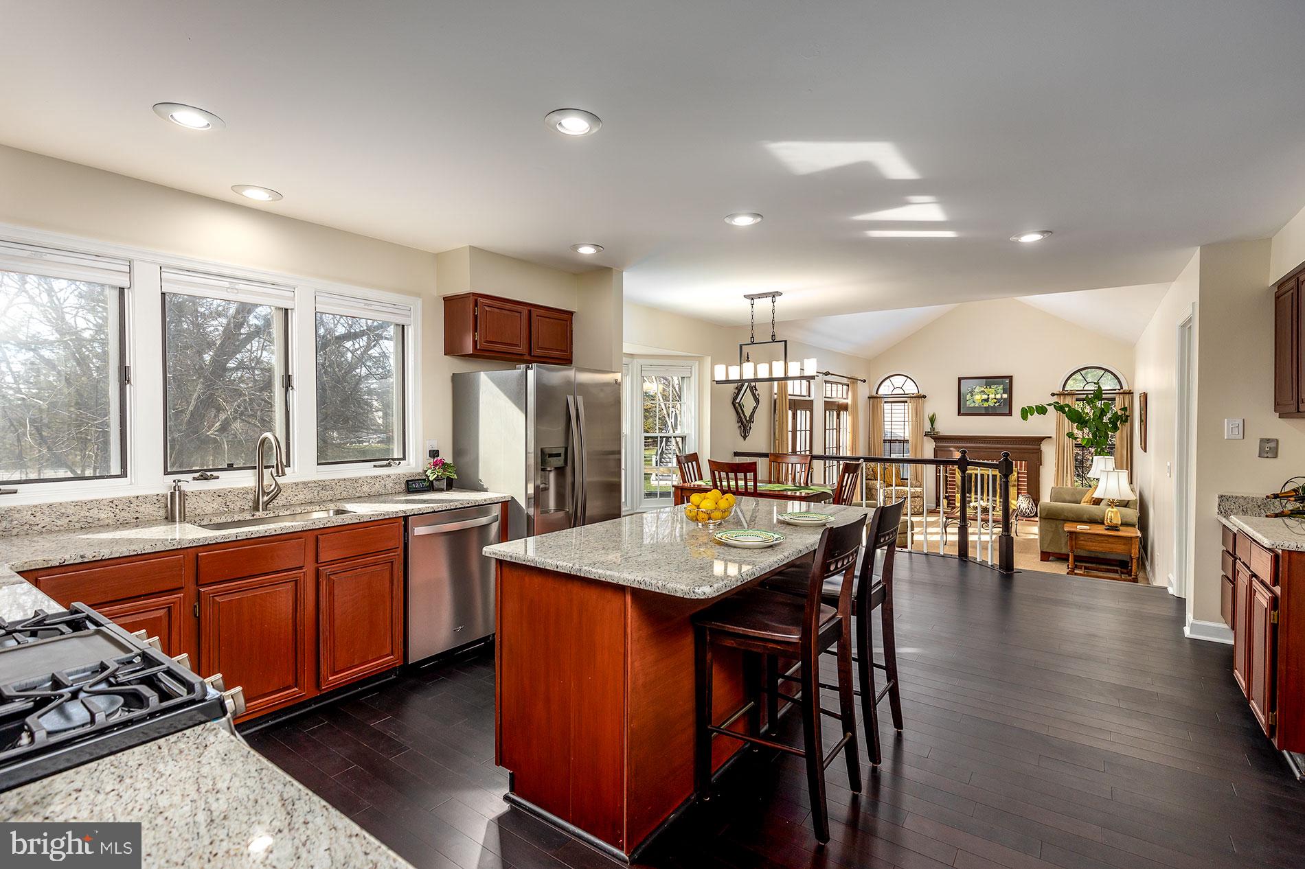 LIFESTYLE AT SULLY STATION - Residential