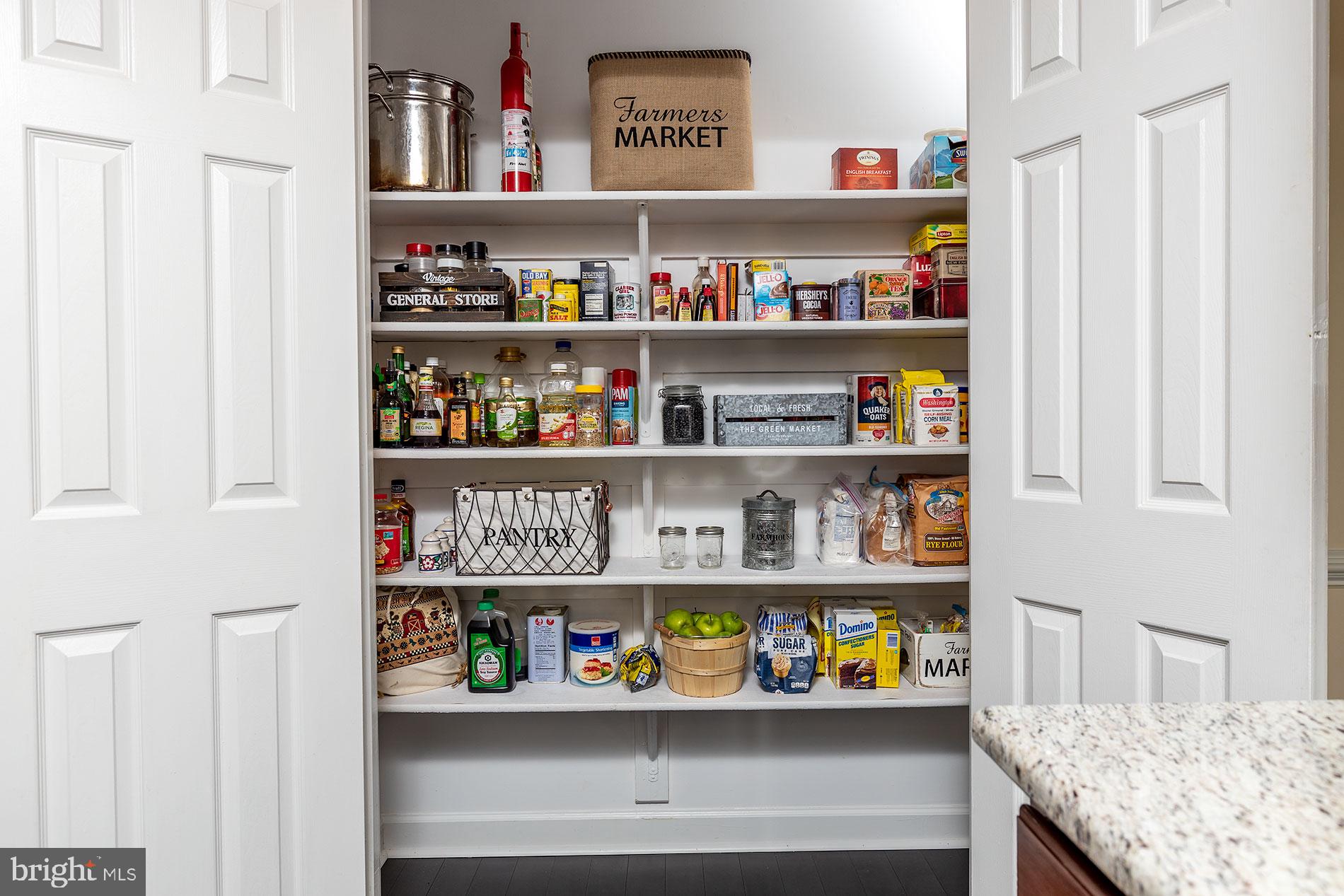 LIFESTYLE AT SULLY STATION - Residential