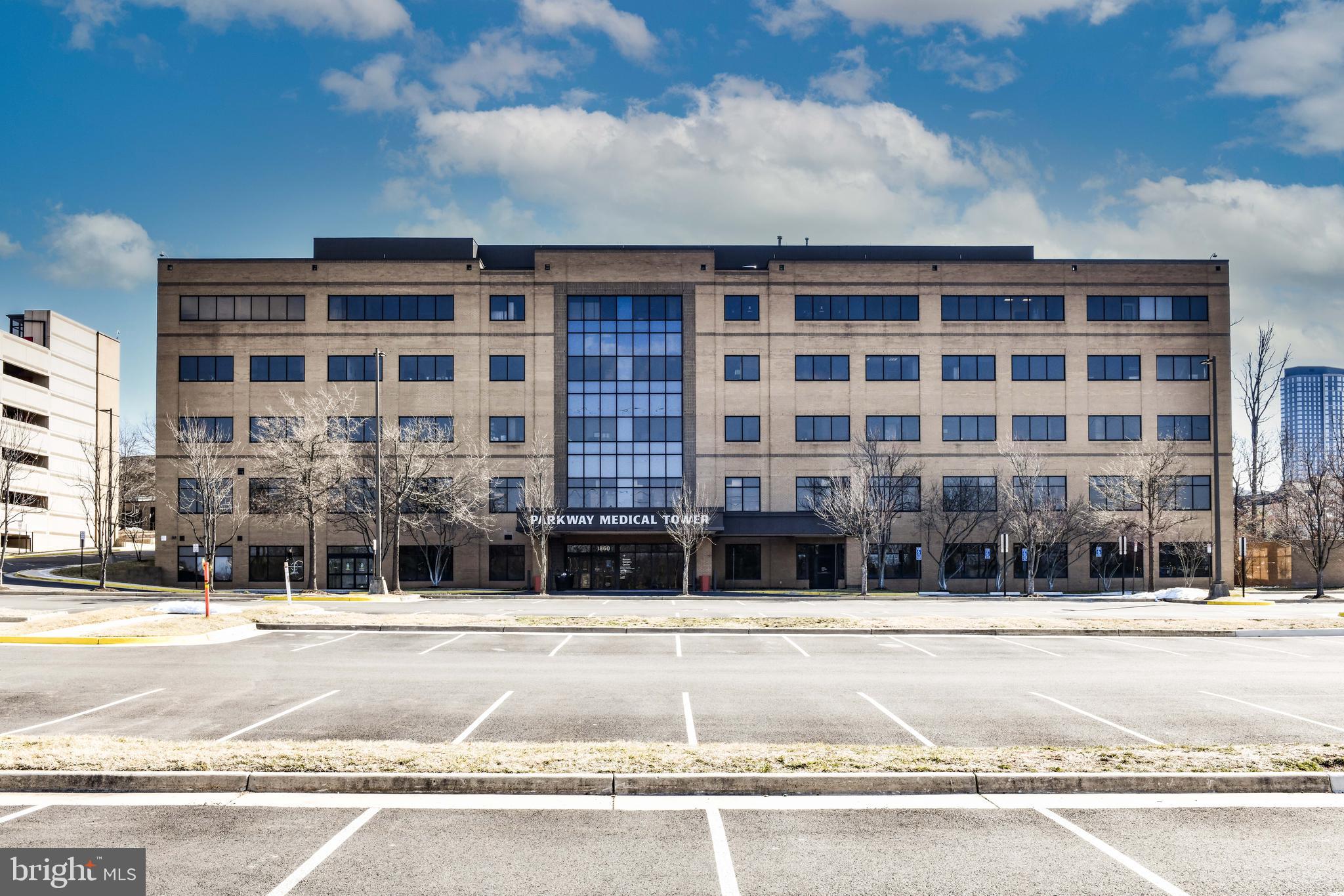 1860 TOWN CENTER DRIVE 220