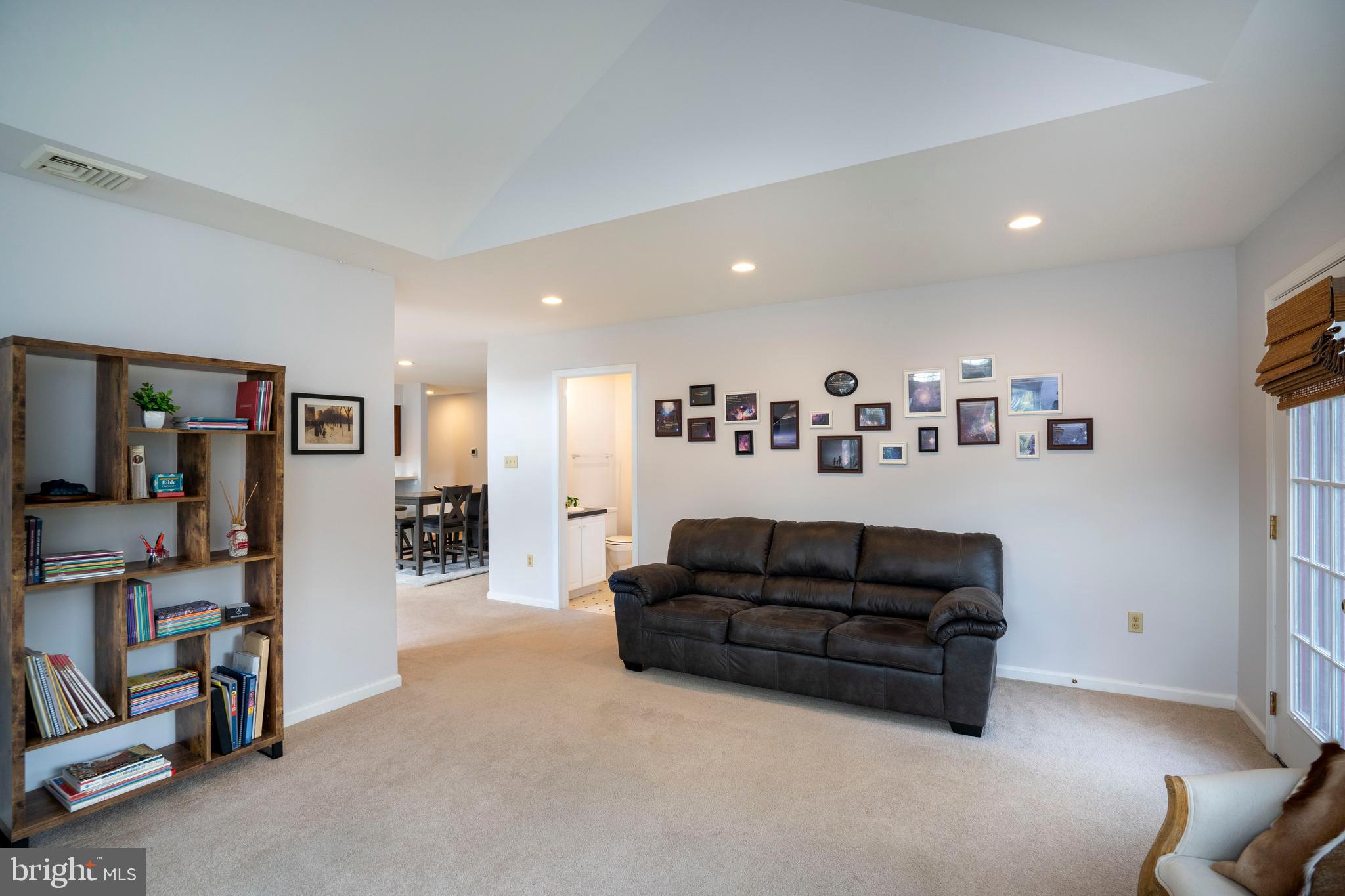 WELLINGTON GREENS - Residential