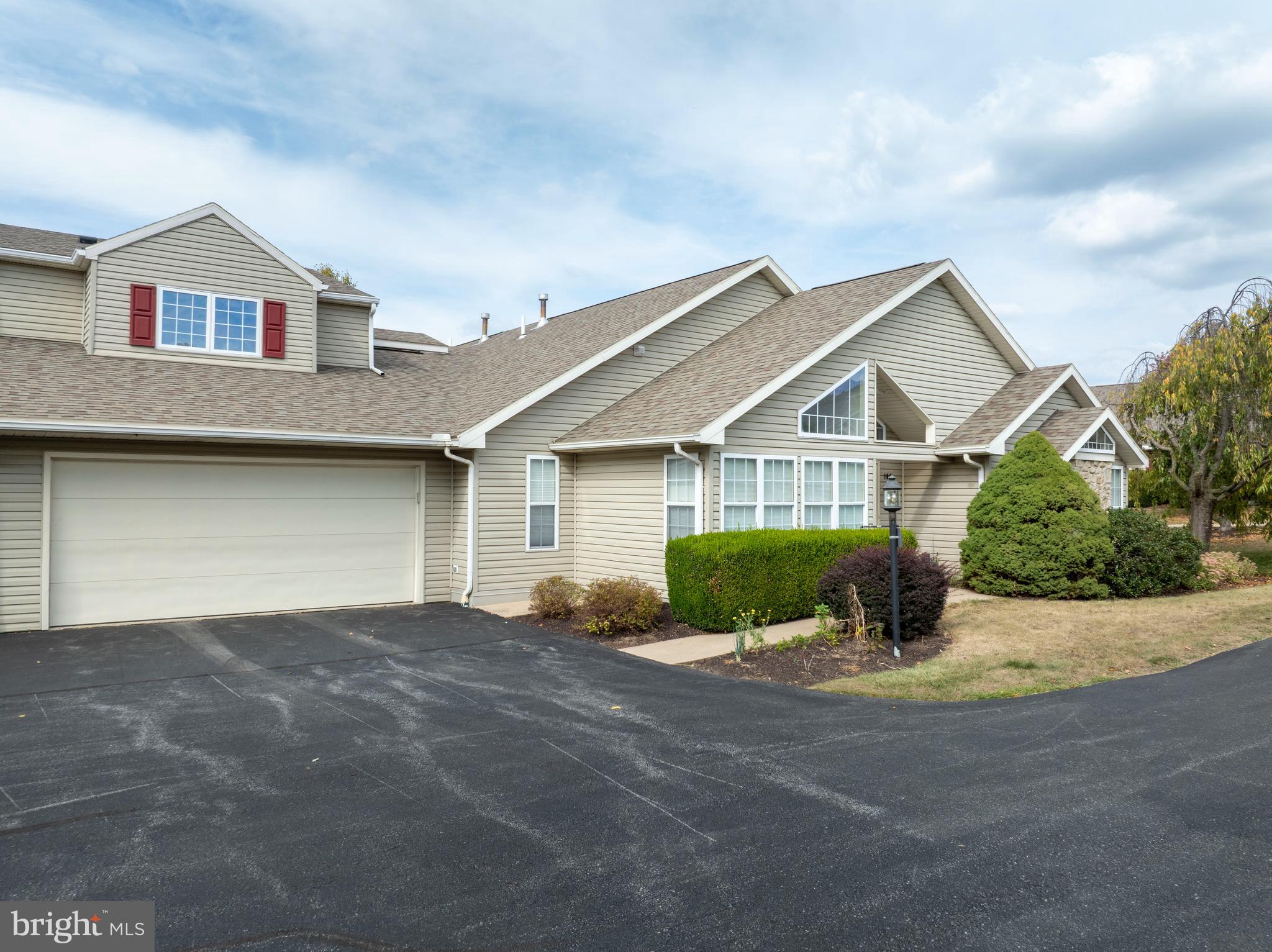 WELLINGTON GREENS - Residential