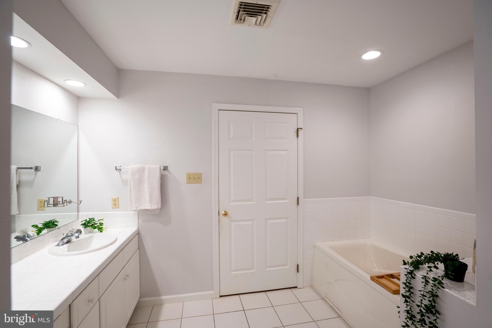 WELLINGTON GREENS - Residential