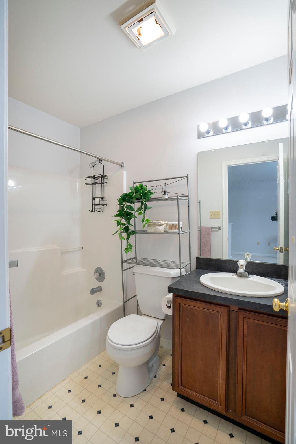 WELLINGTON GREENS - Residential