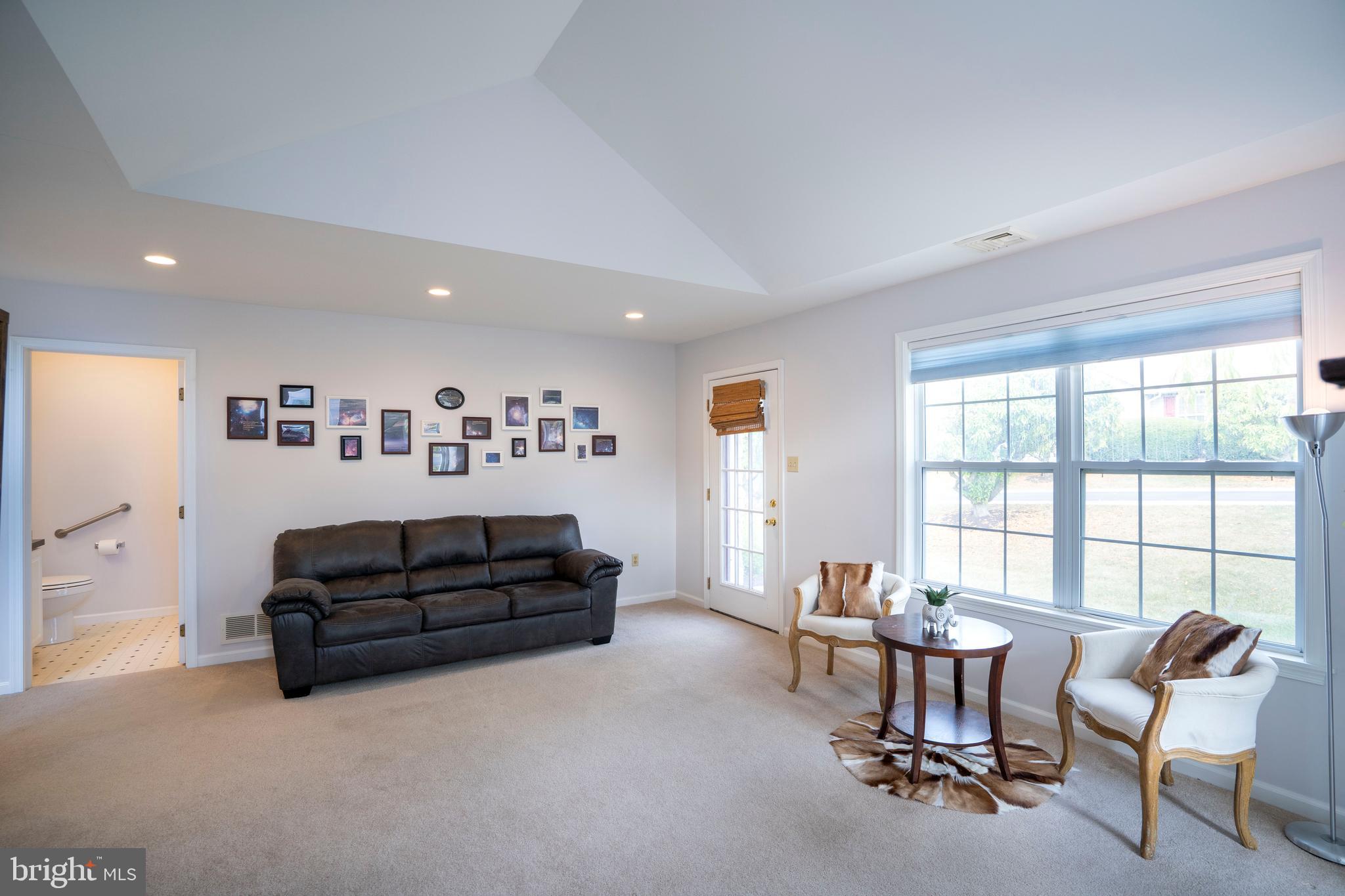 WELLINGTON GREENS - Residential