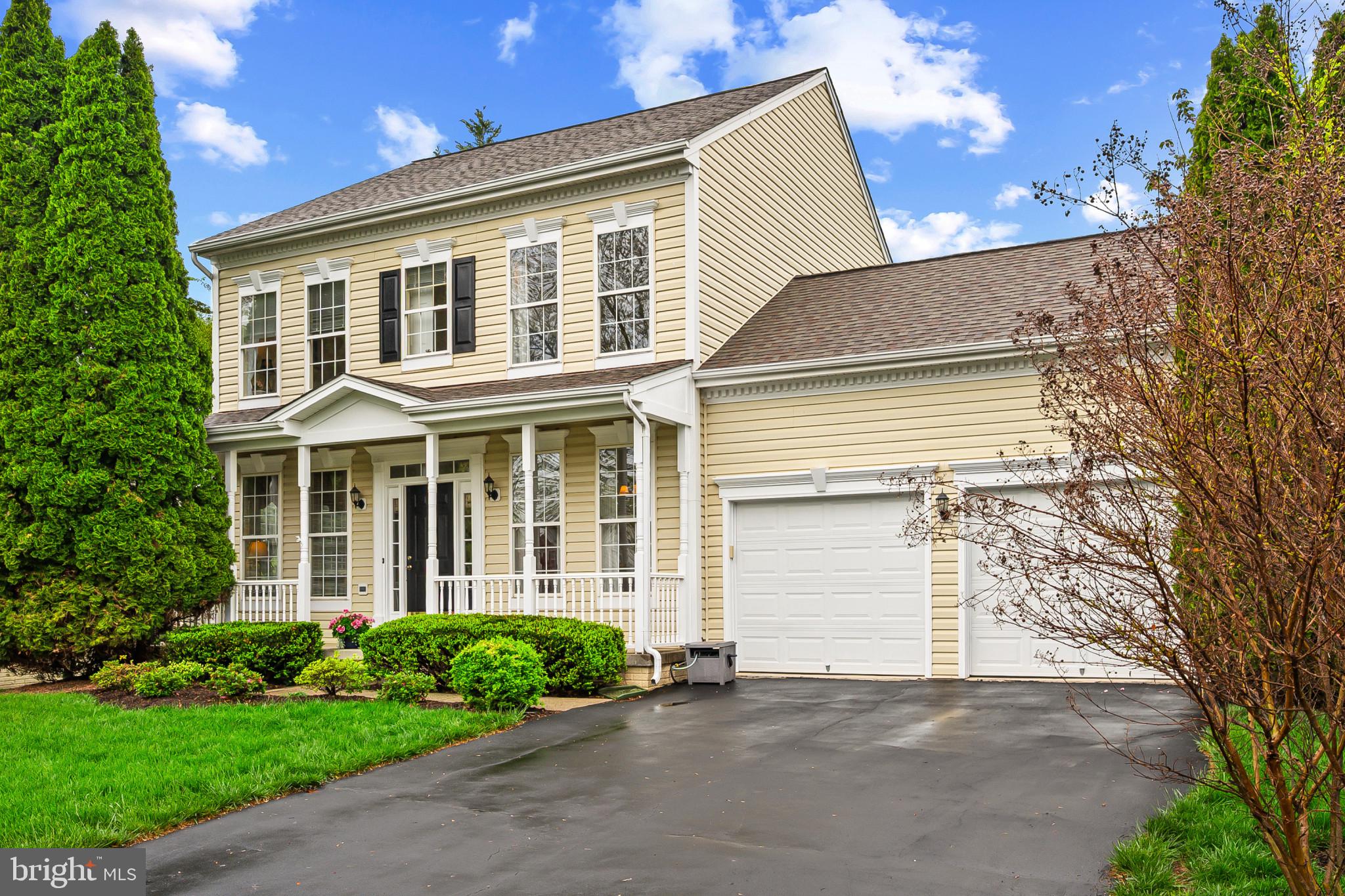 ROUND HILL - Residential