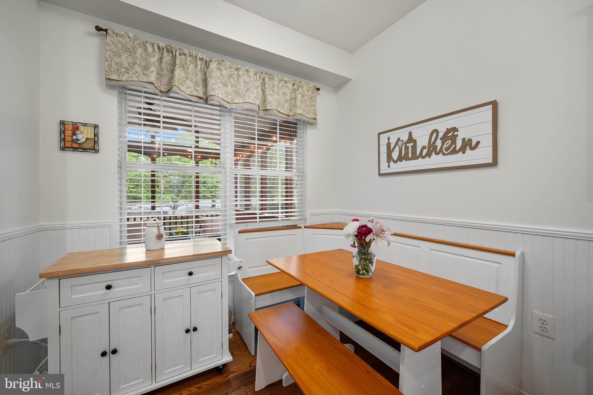 ROUND HILL - Residential