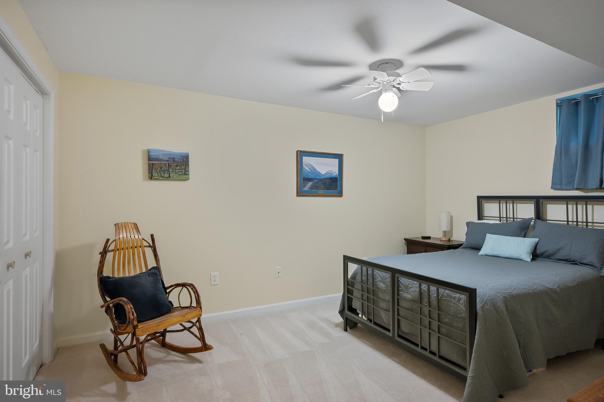 ROUND HILL - Residential