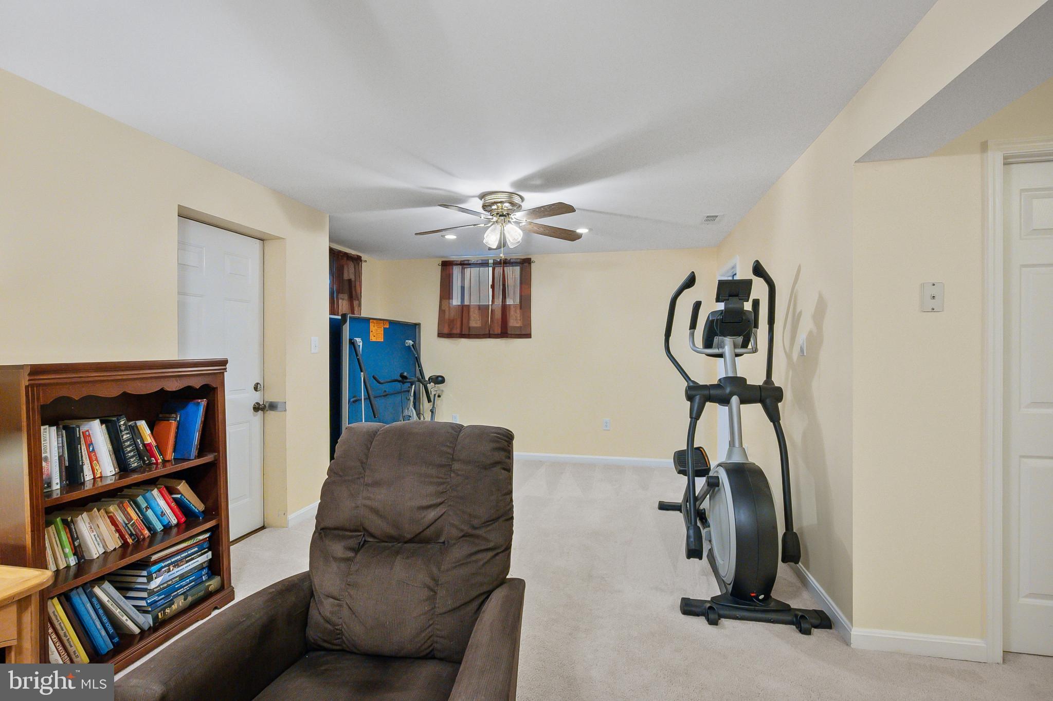 ROUND HILL - Residential