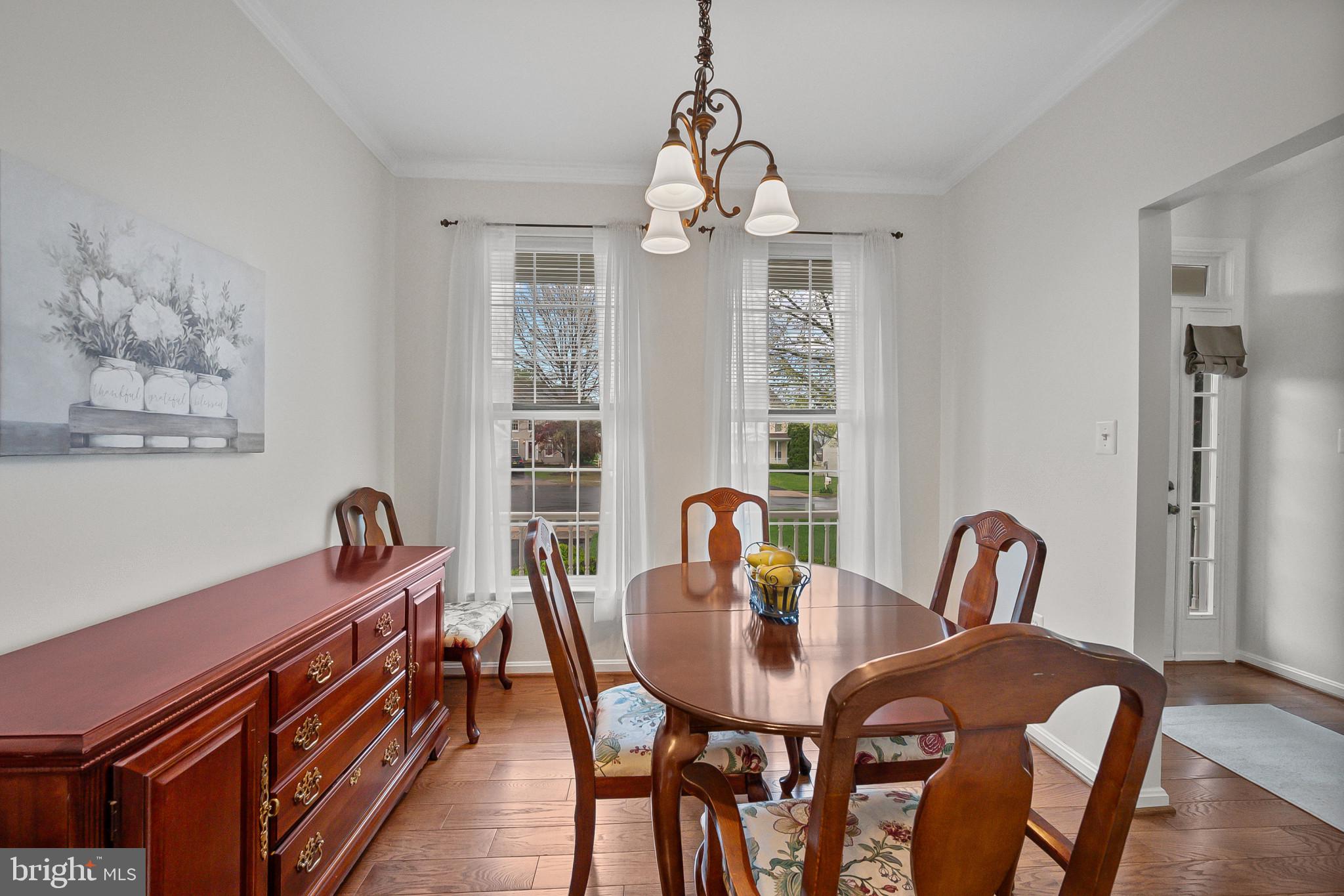 ROUND HILL - Residential