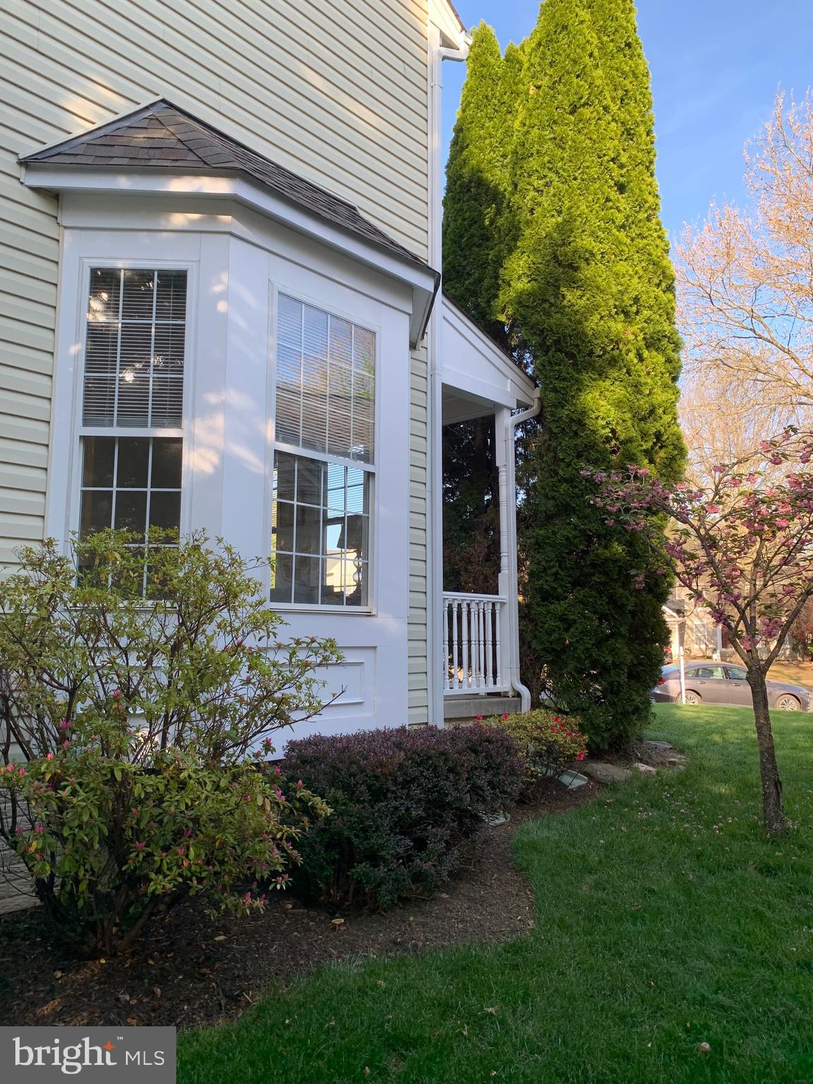 ROUND HILL - Residential