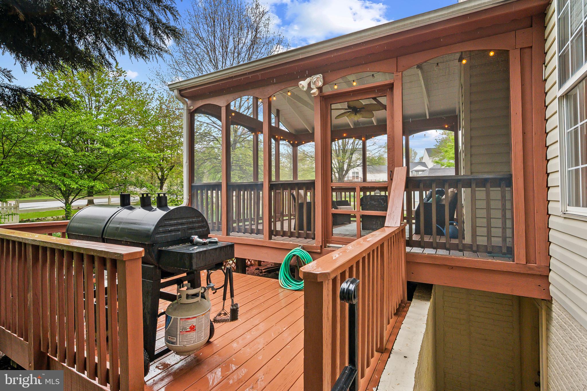 ROUND HILL - Residential