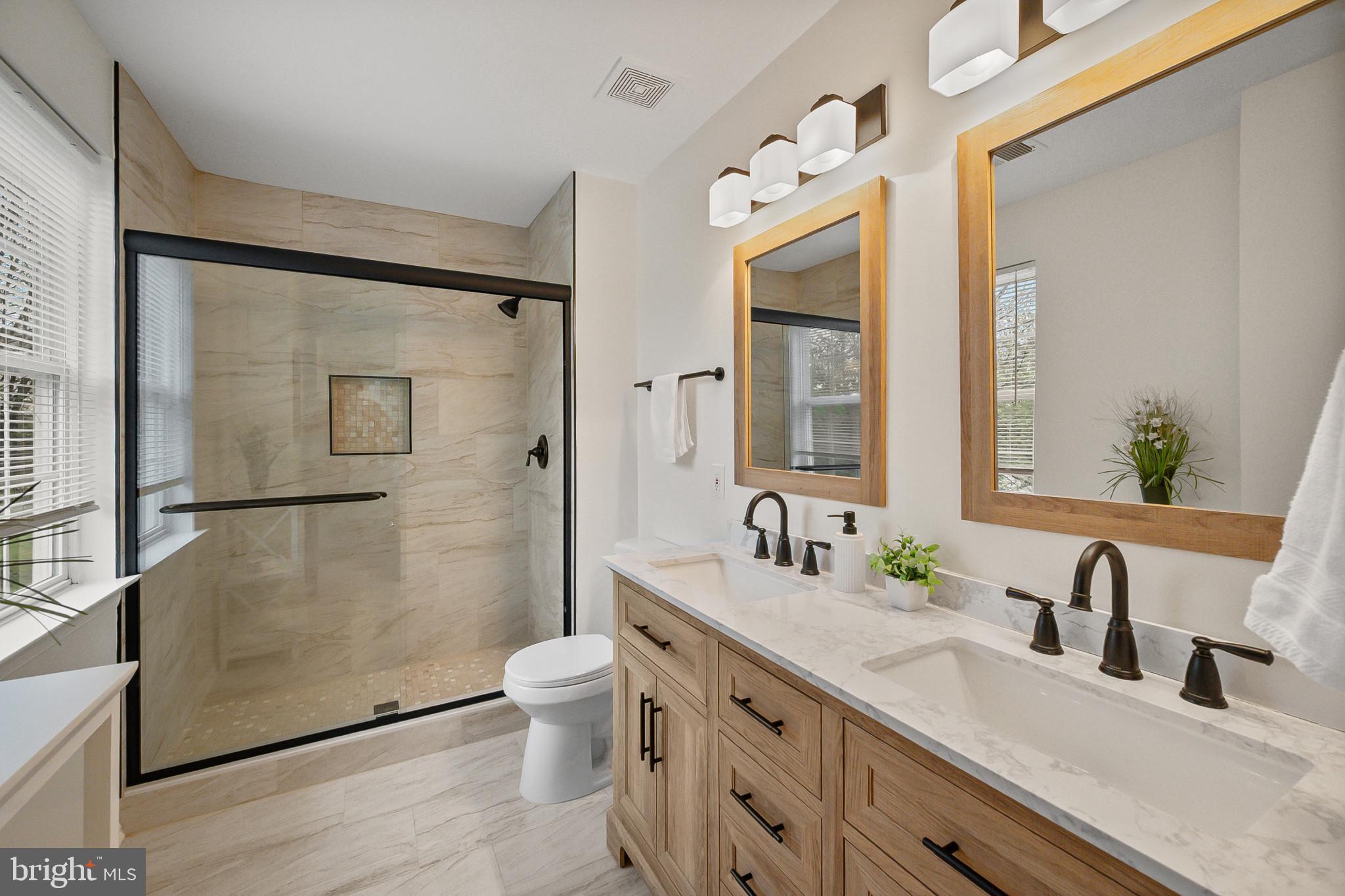 ROUND HILL - Residential