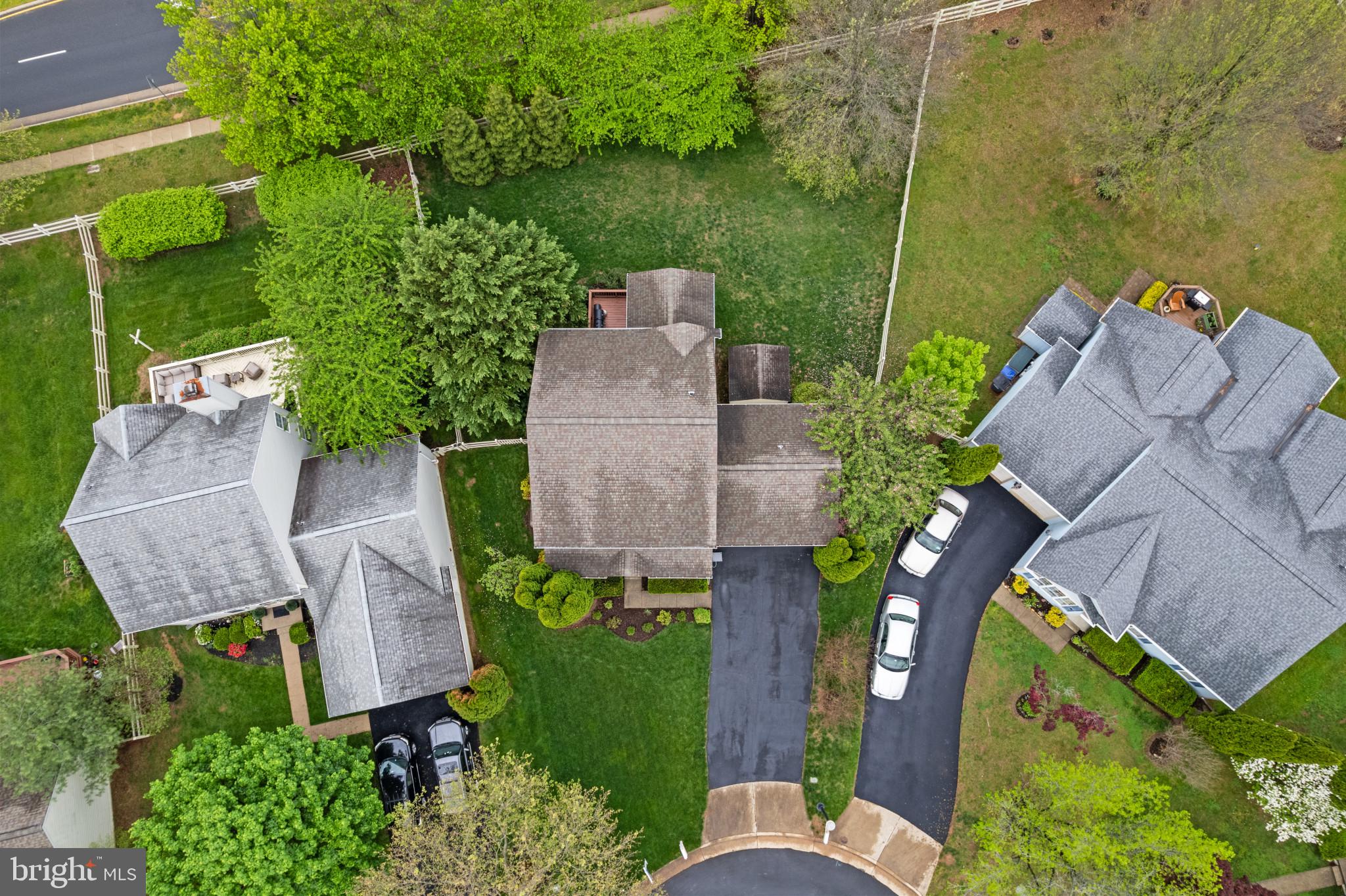 ROUND HILL - Residential