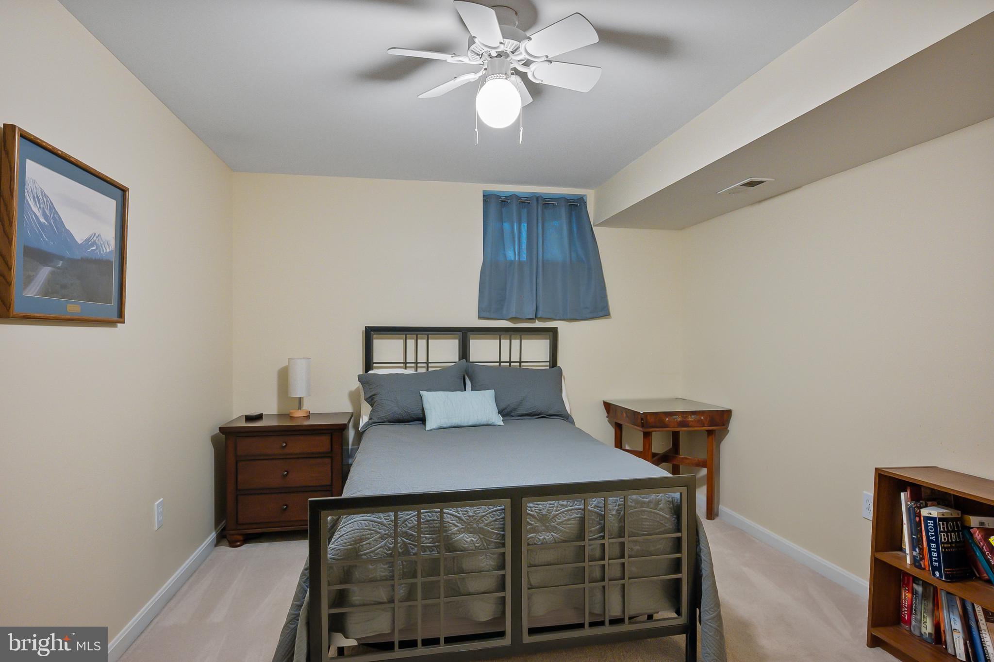 ROUND HILL - Residential