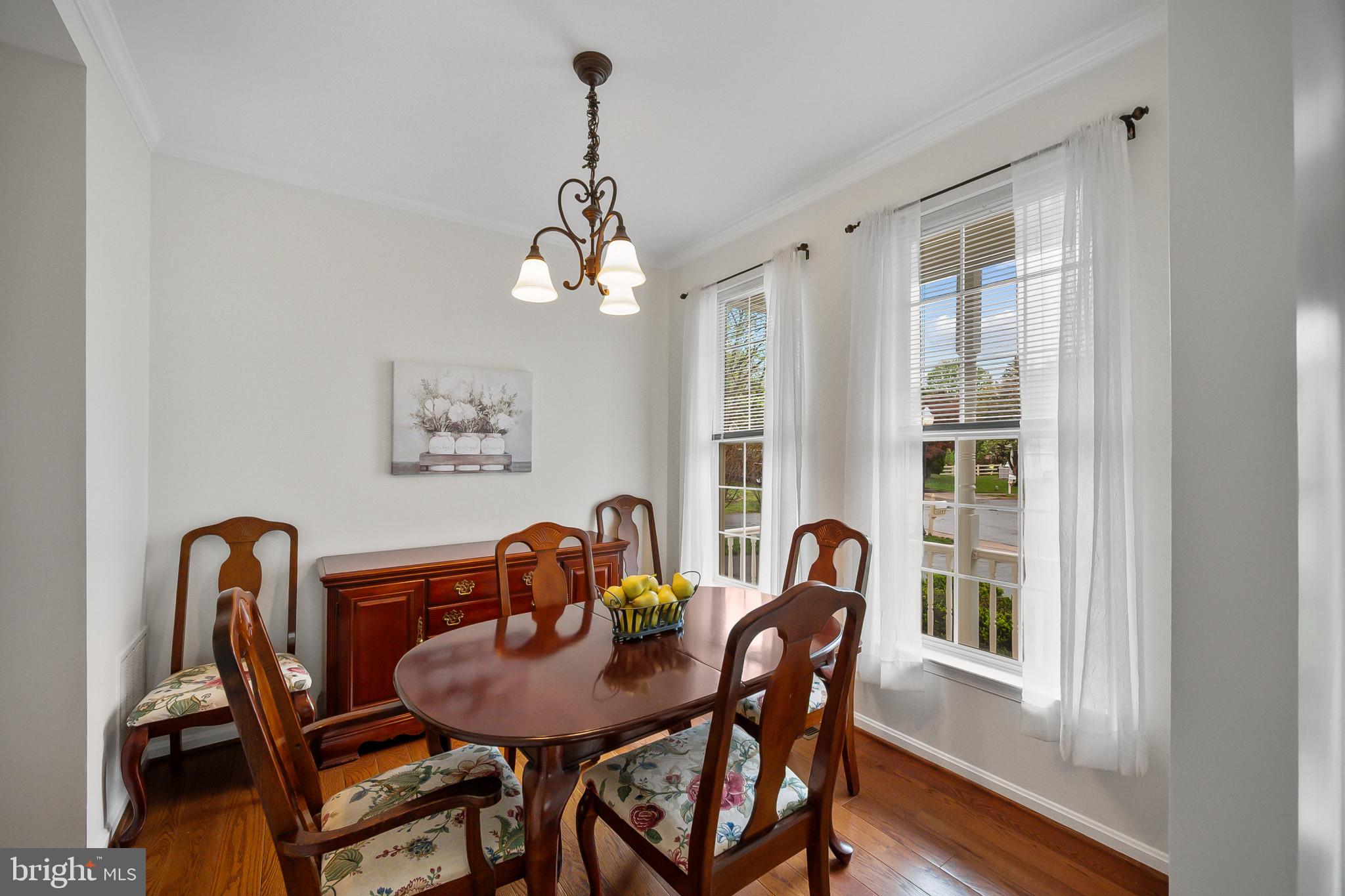 ROUND HILL - Residential